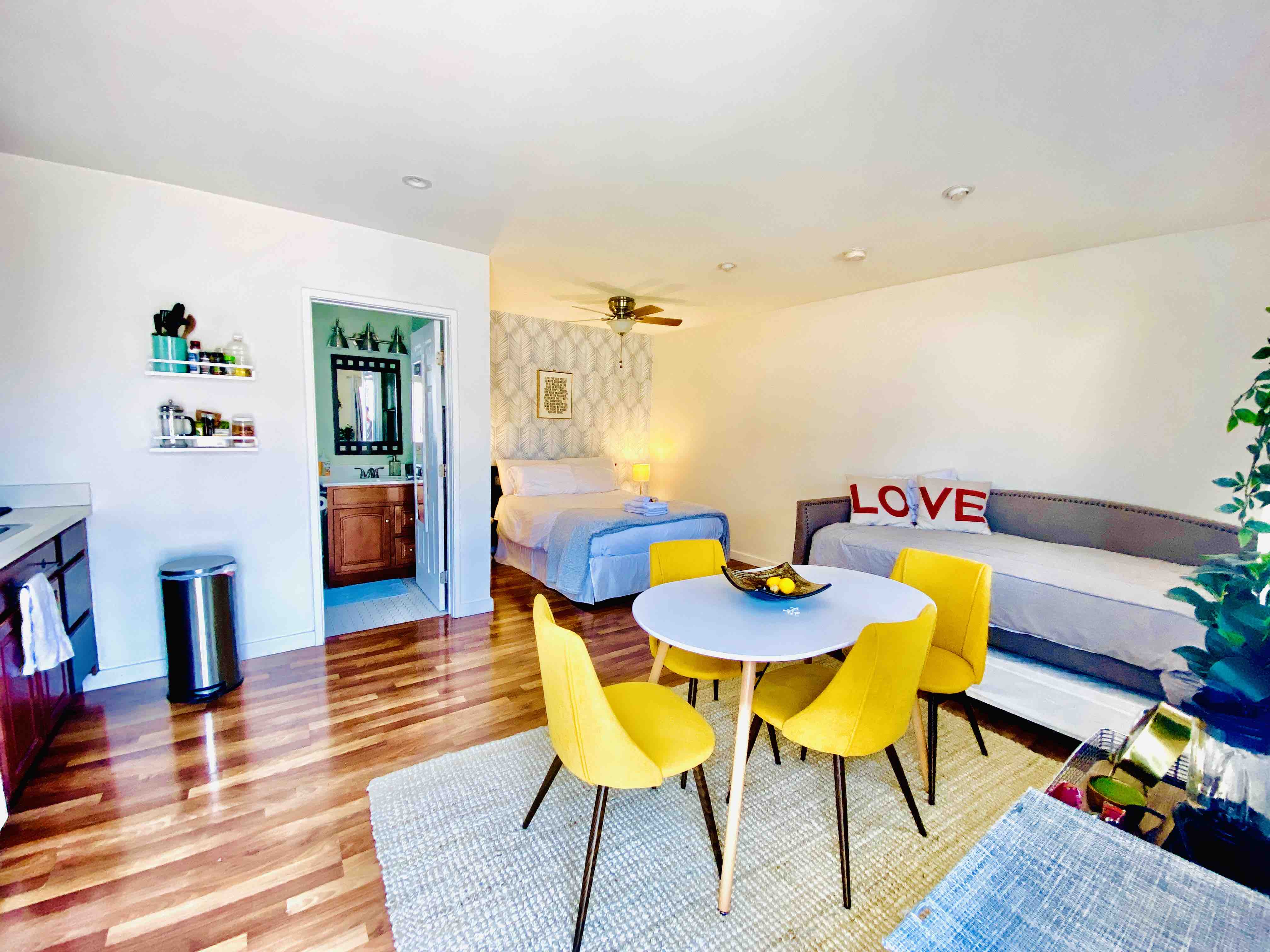 Quaint Guest Space in Mid-City LA
