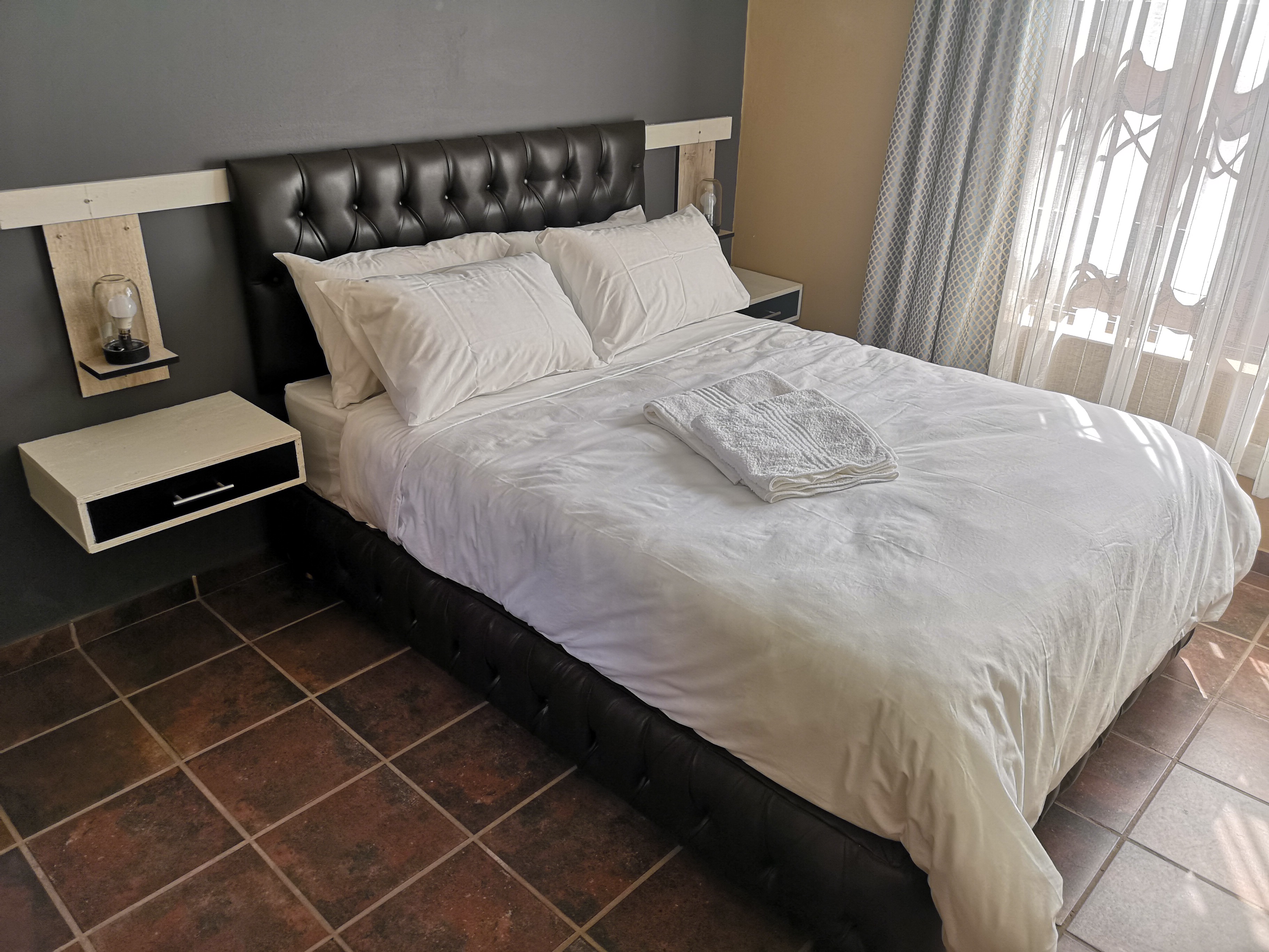 Beverly Hills Inn (Exclusive Hotels for Rent in Evaton