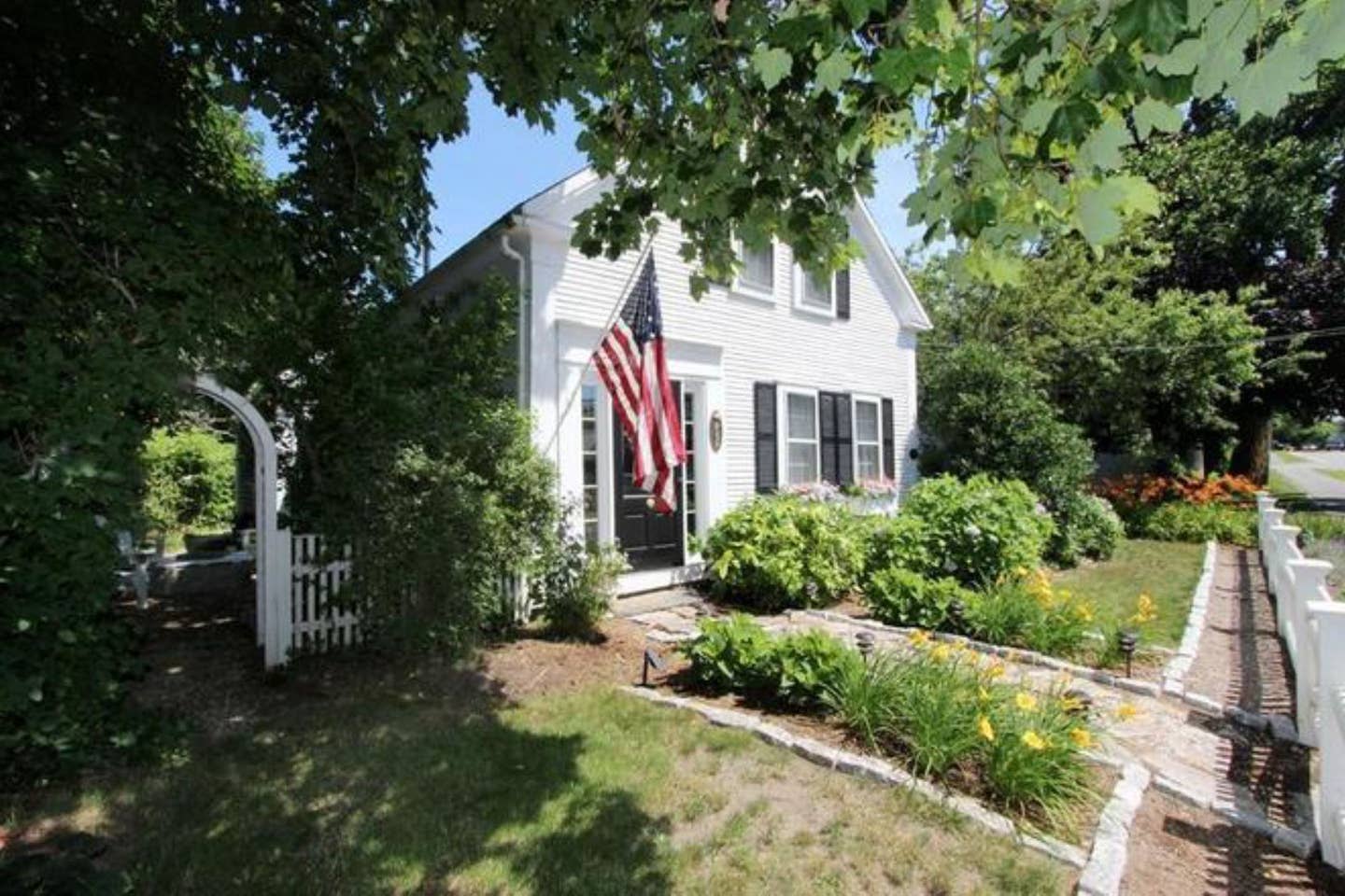 Beautifully decorated Brewster Home Houses for Rent in Brewster, Massachusetts, United States