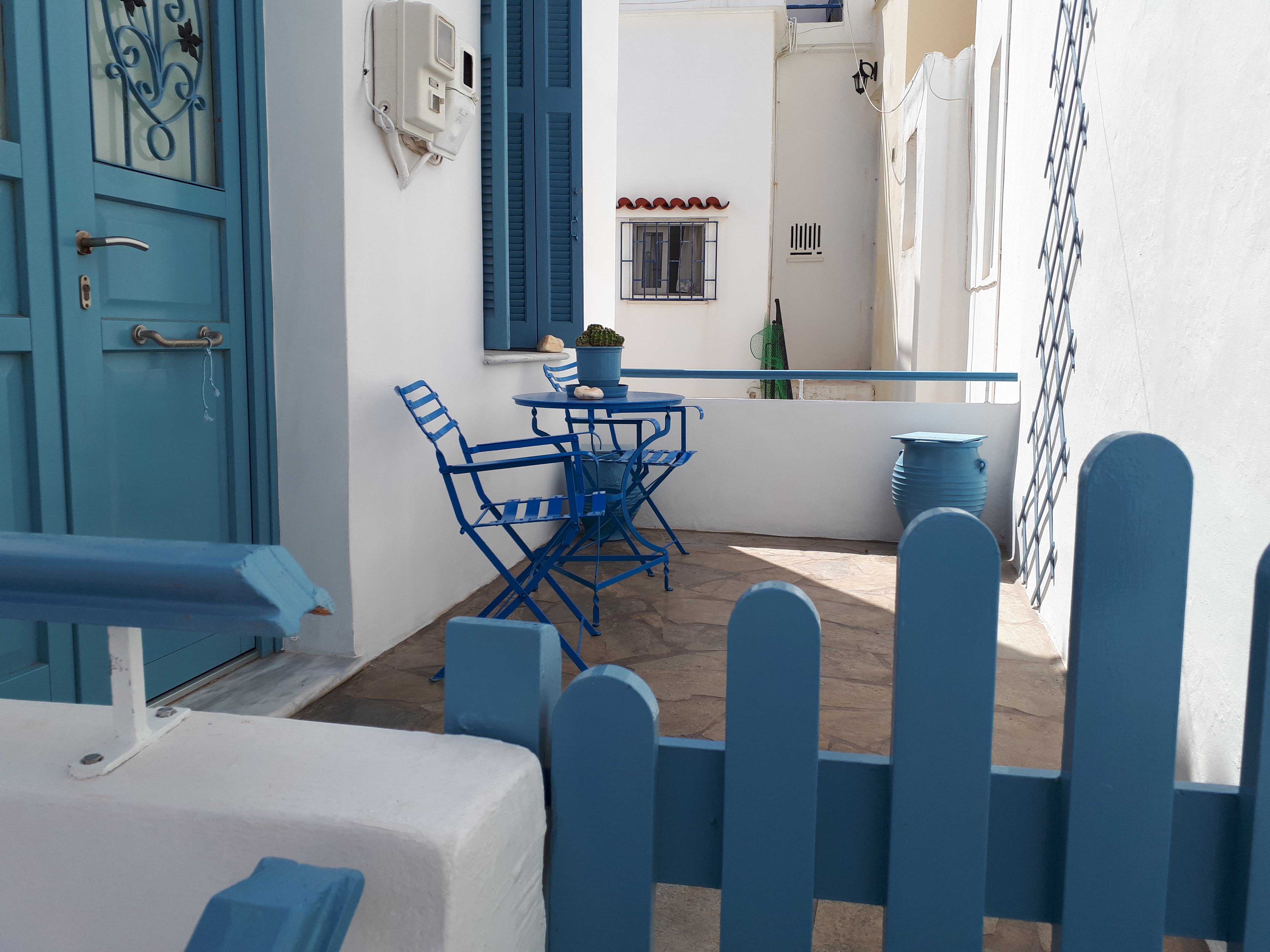 Roula's kamara house