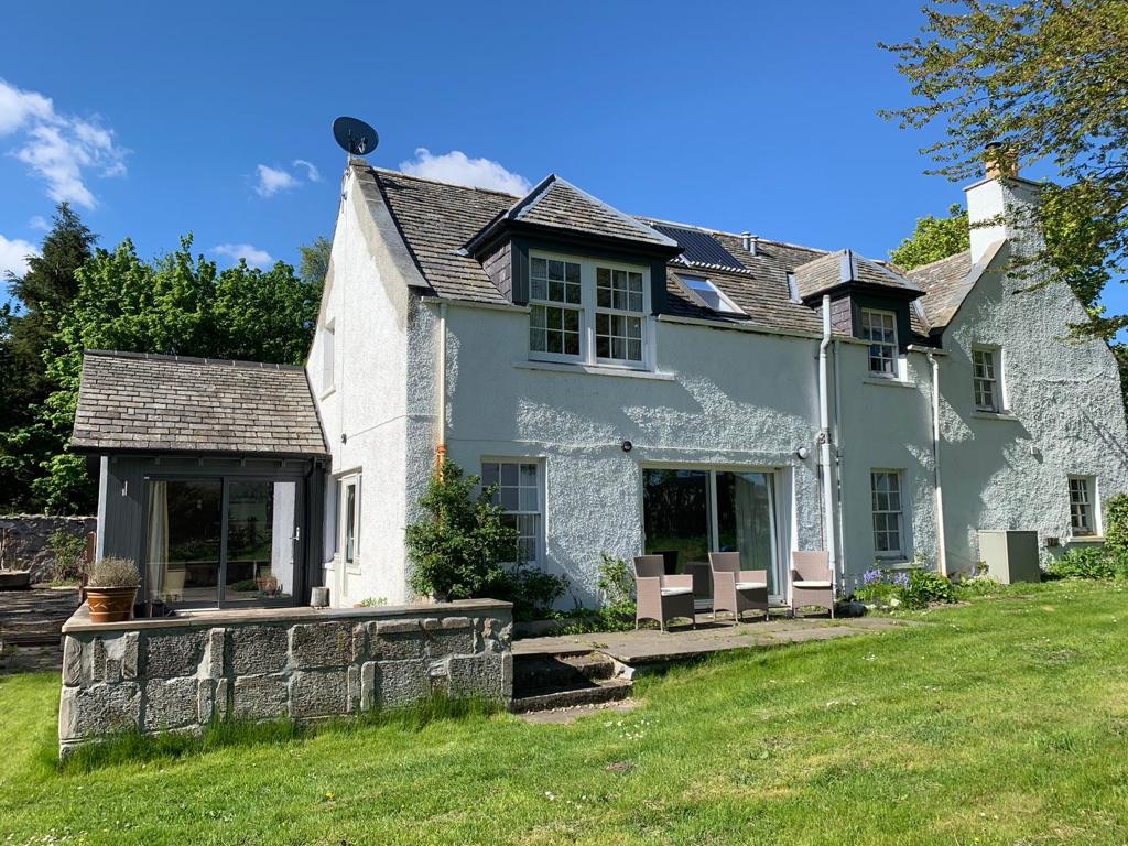 Historic Farmhouse Located In Scottish Highlands Houses For Rent In Tomintoul Scotland United Kingdom