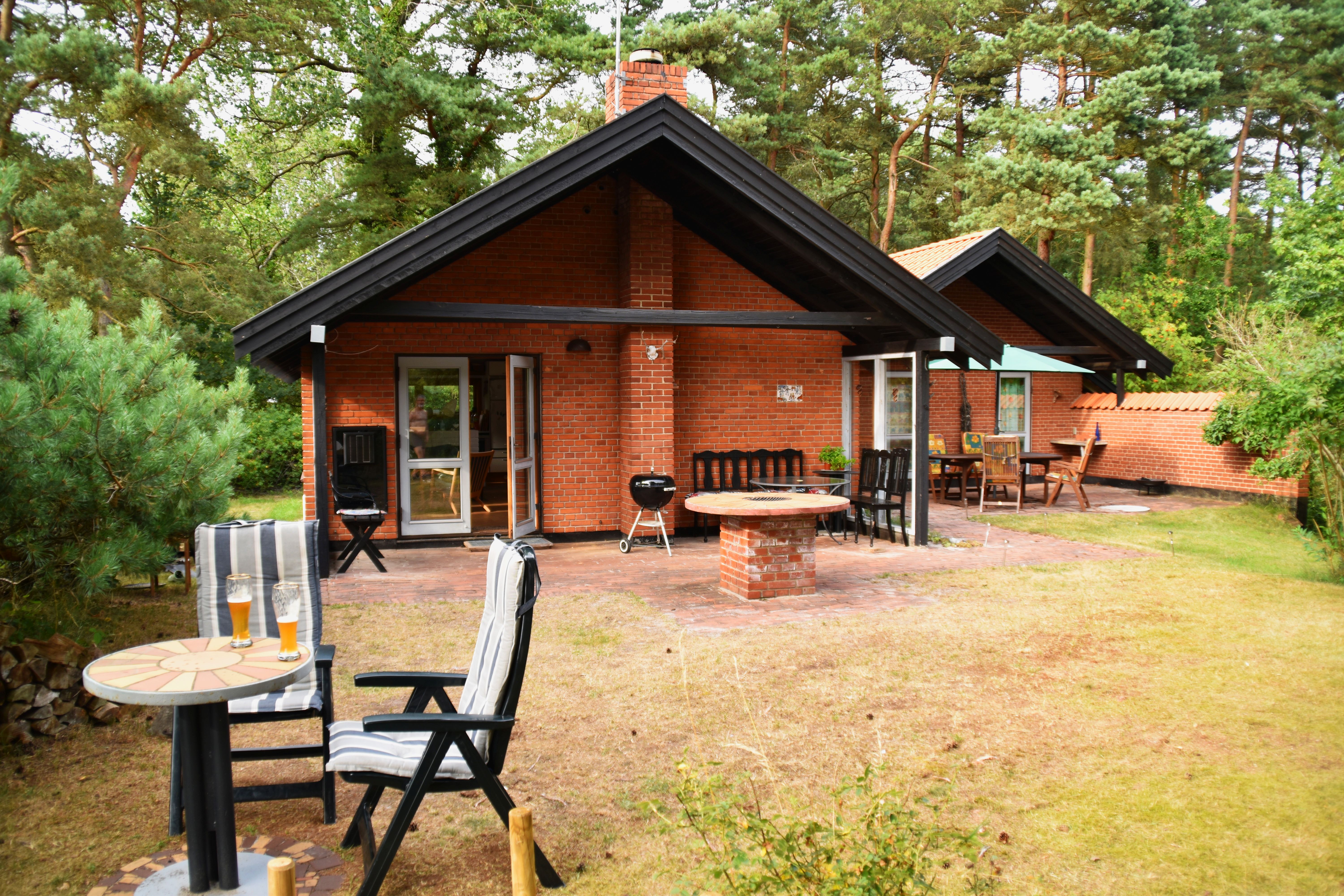 Holiday house, peacefully by forest and meadow