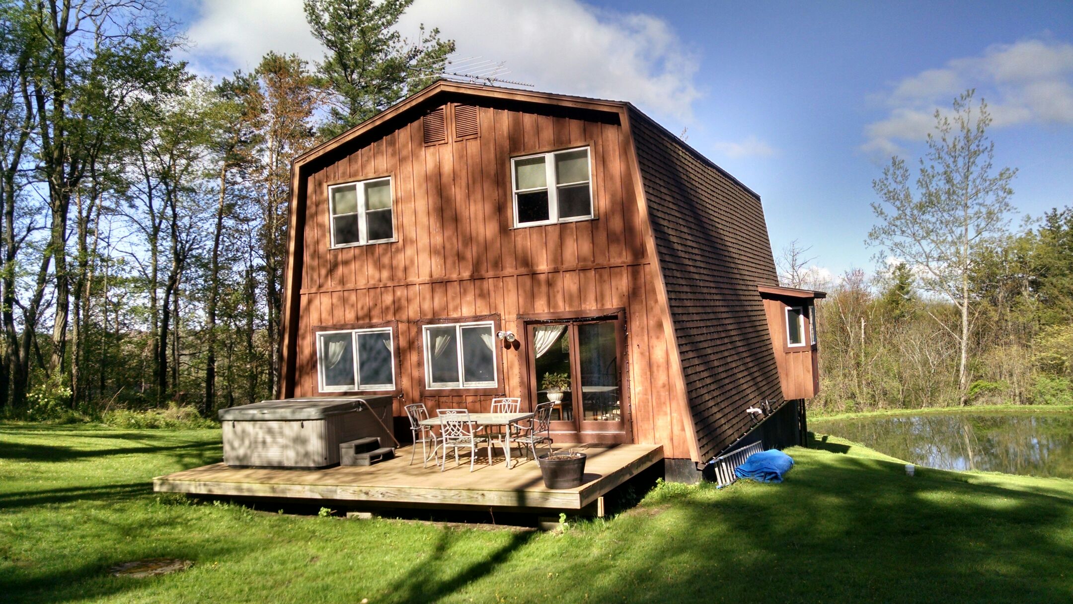One bedroom apartment on 20 acre farm