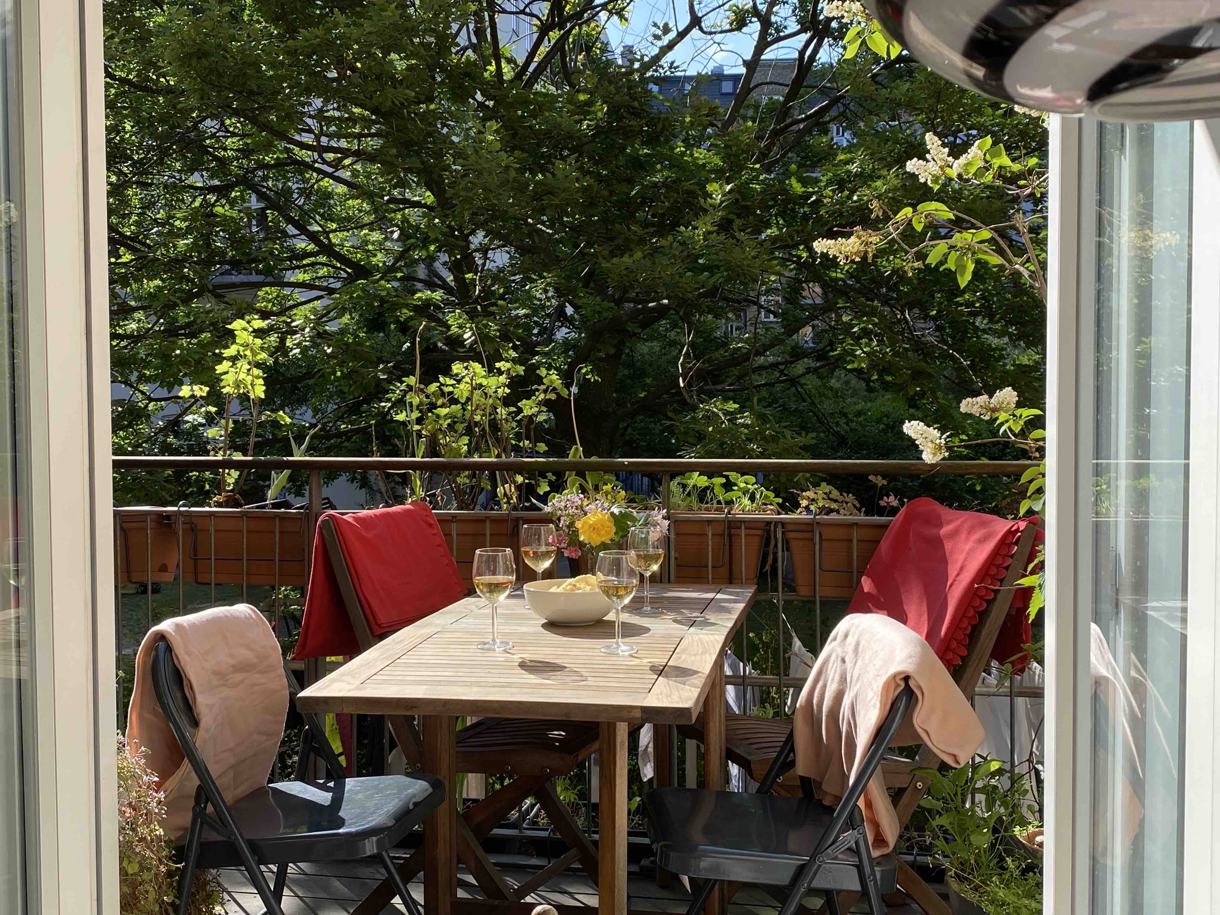 Heart of CPH, balcony + 4 rooms in Indre By, Copenhagen