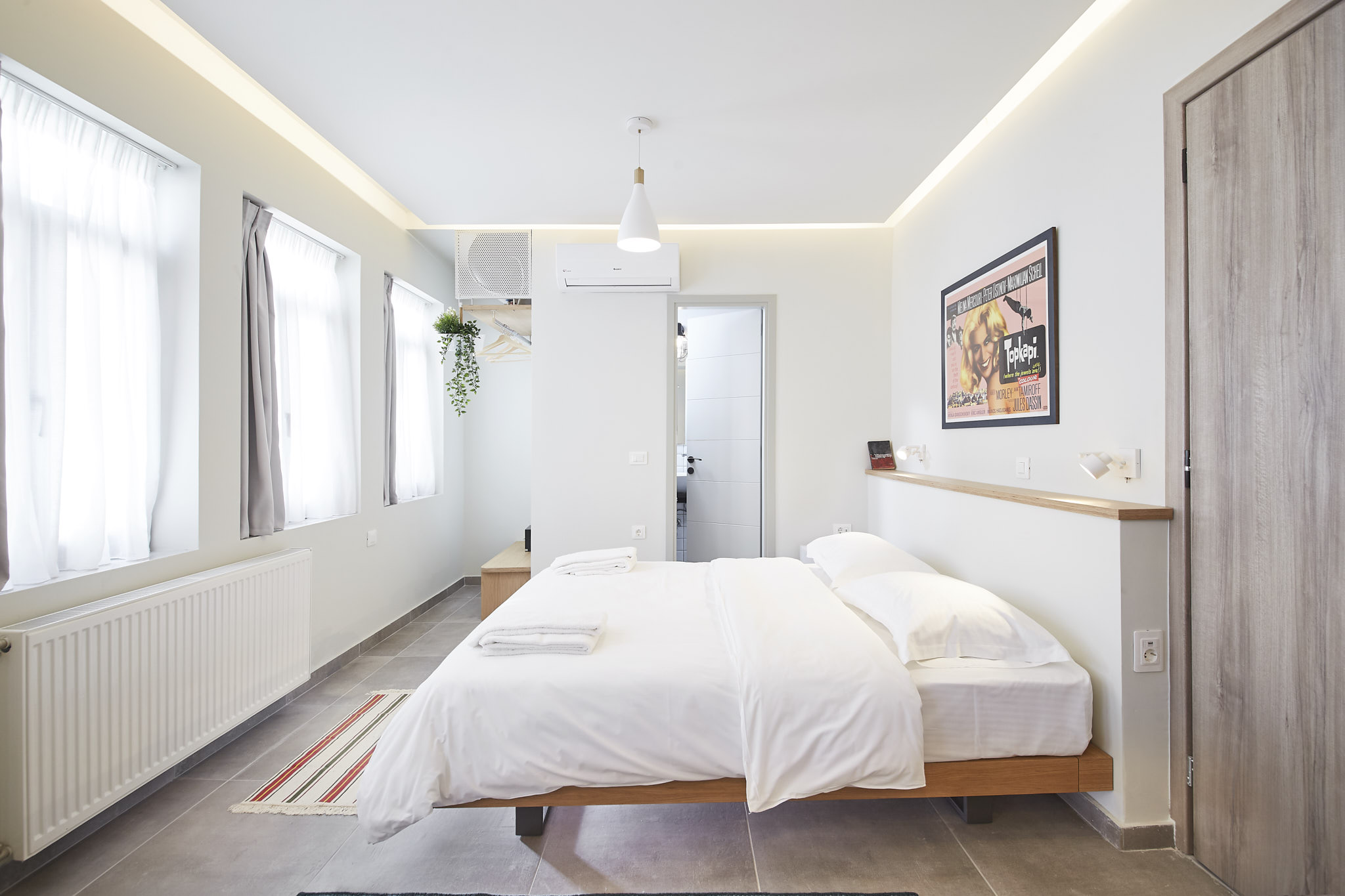 Stay in a hip decorated studio near Acropolis!