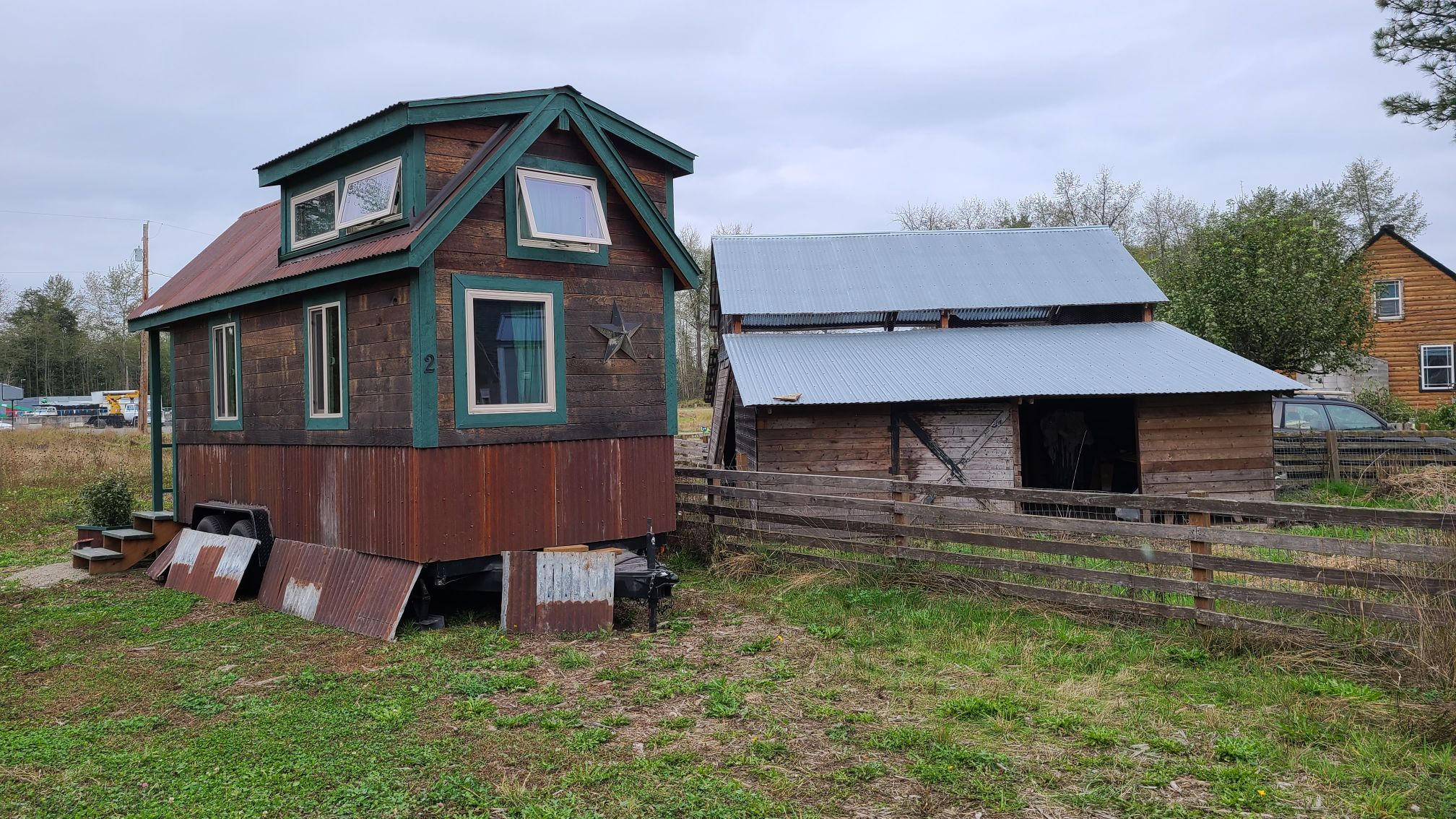 The Green Tiny Home On The Farm, Buckley, WA Cabins for Rent in