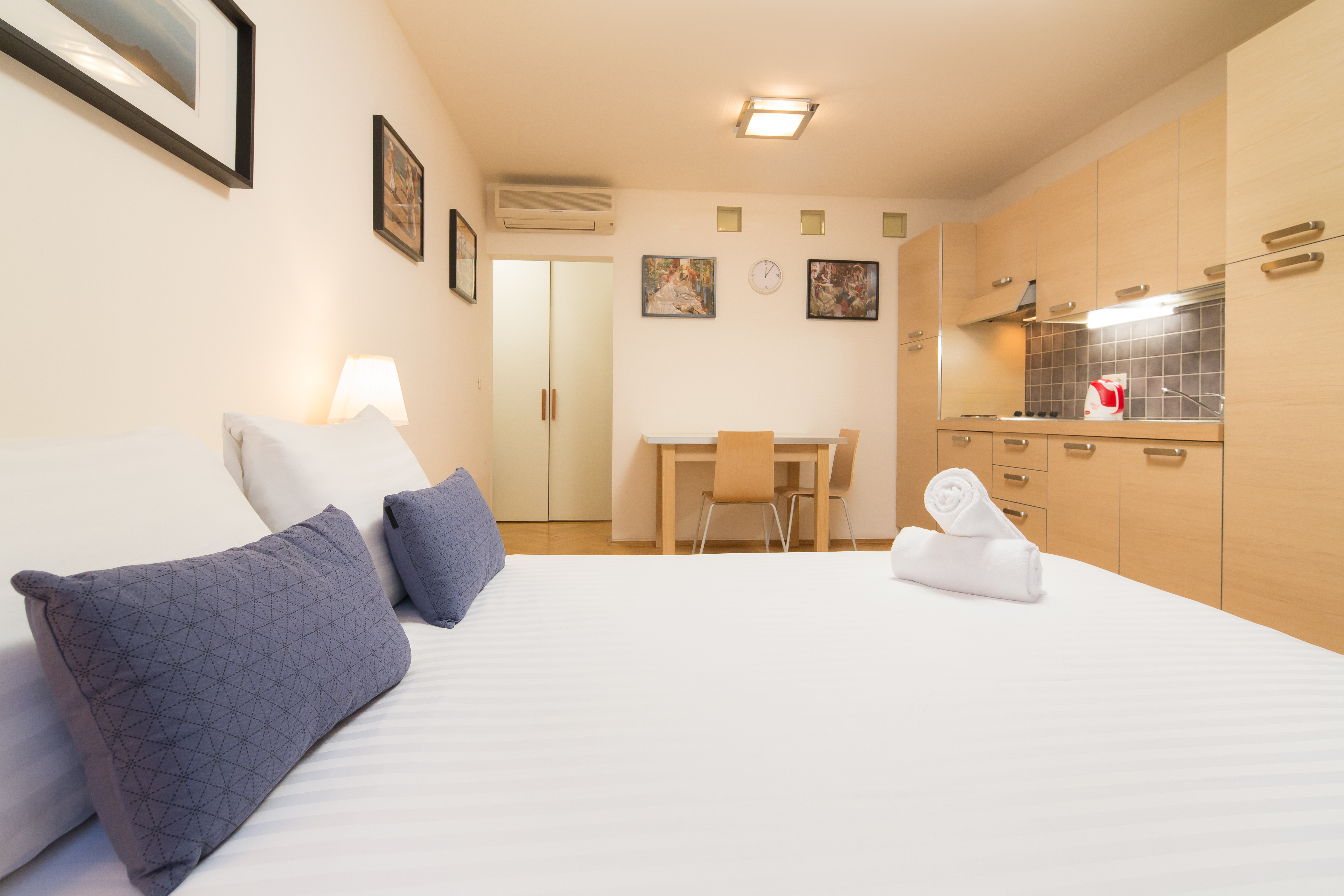 Quaint Central Apartment