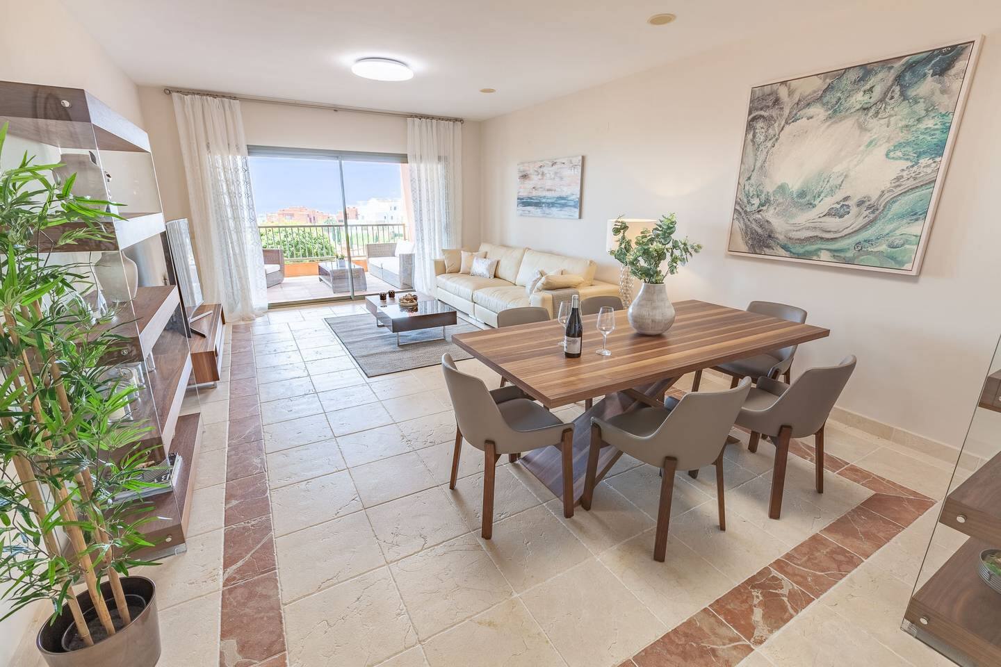 Luxurious Apartment with Seaview by Villa Padierna