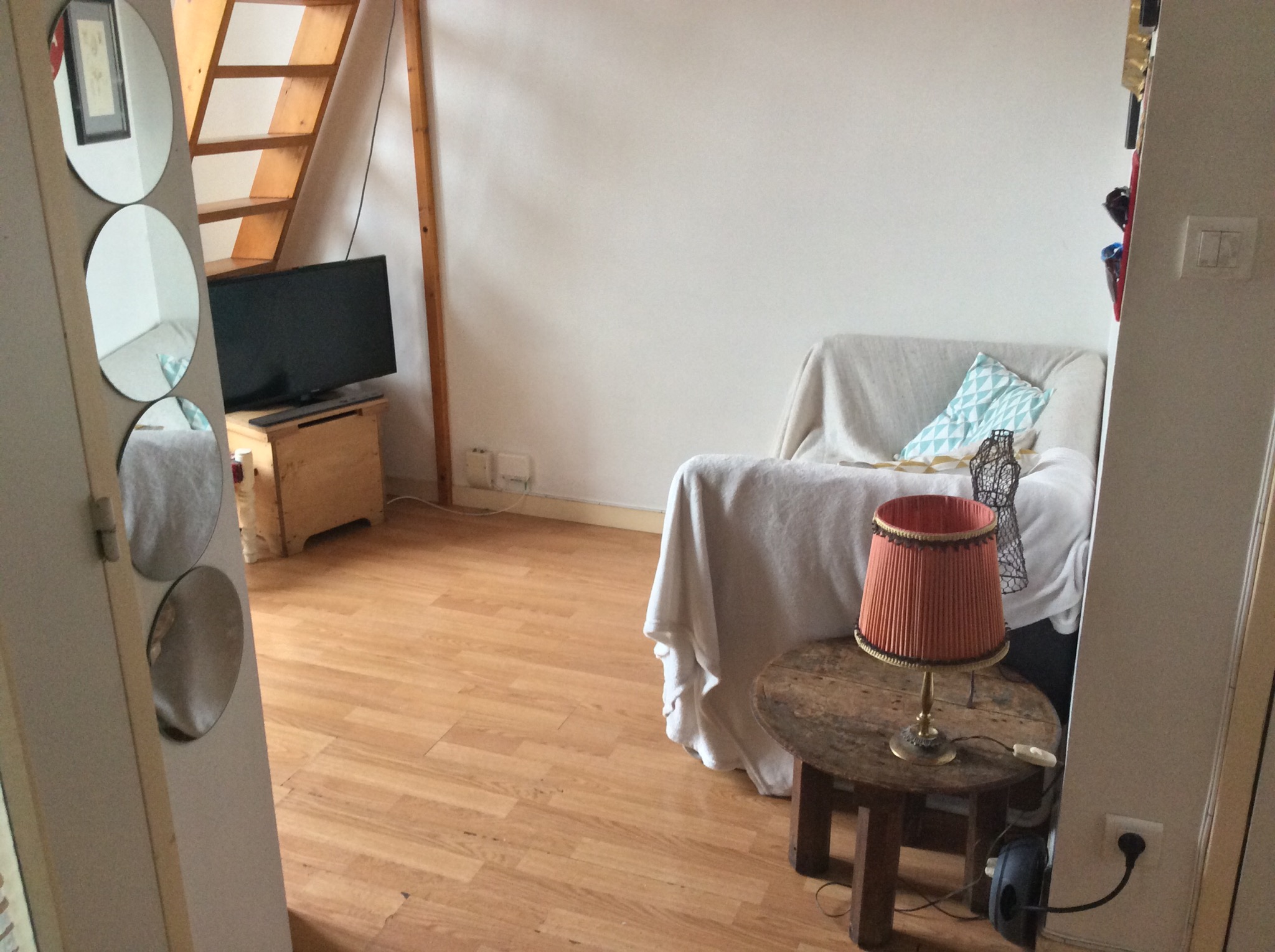 Petit studio cosy, très bien situé — rentals in 7e Arrondissement, Lyon