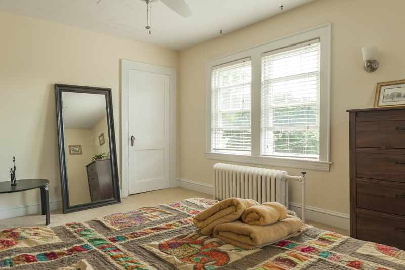 Quiet room -5 min to T-access to Harvard/Boston in North Cambridge, Cambridge