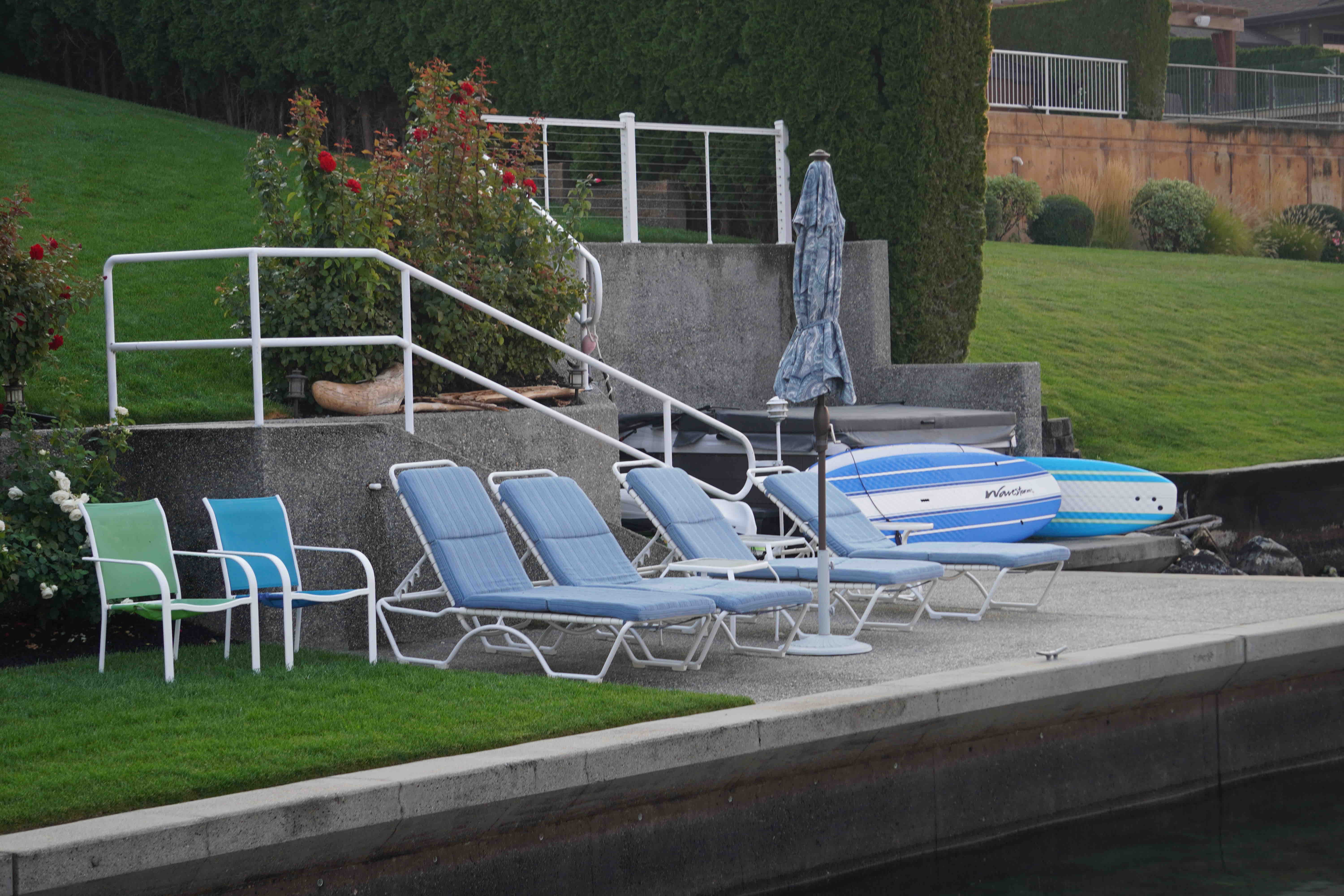 Beautiful waterfront house by Lake Chelan Winery Houses for Rent in