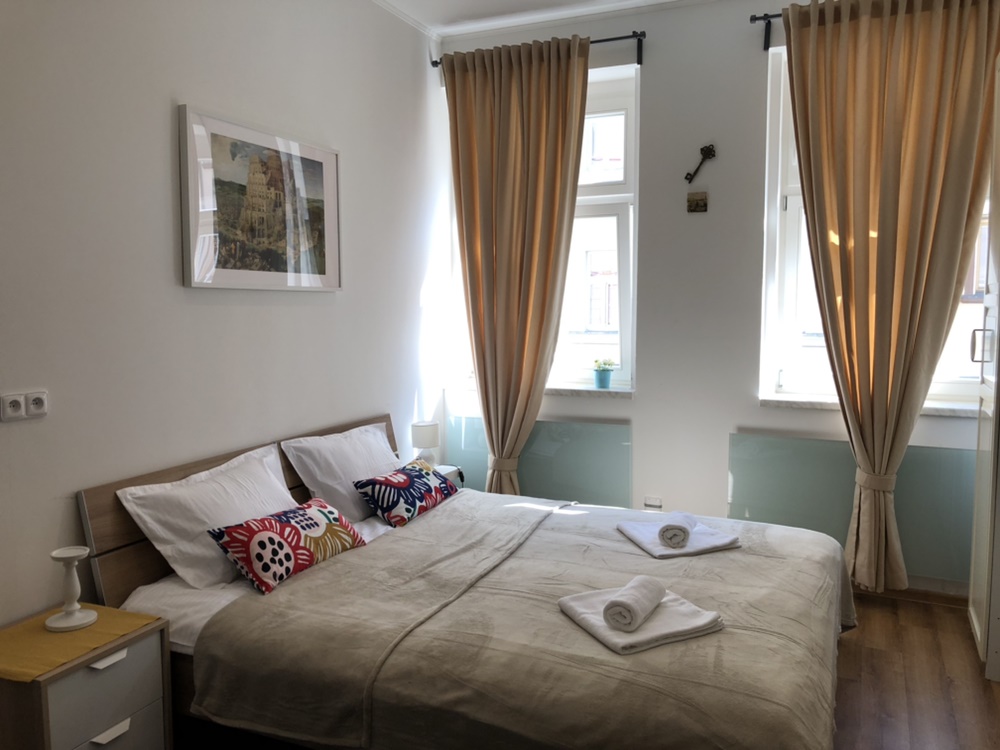 Bright apartment , 7 minutes to the center.