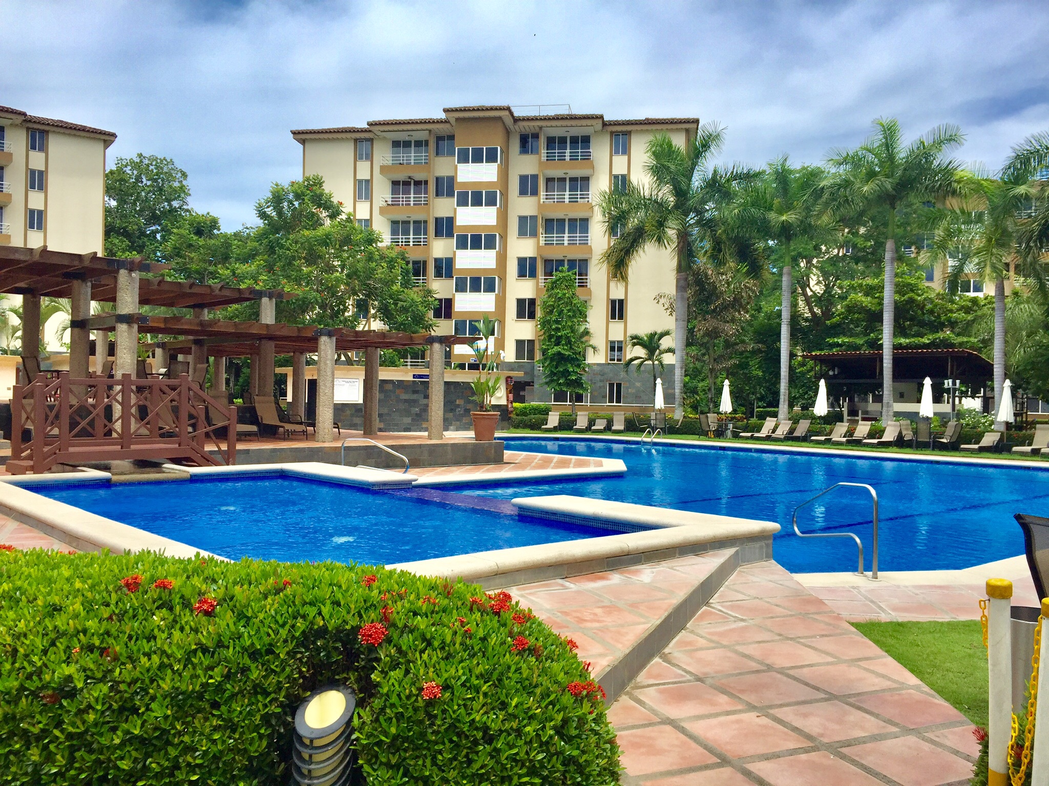POOL VIEW, 2 BEDROOMS CONDO/ COSTA LINDA/JACO Condominiums for Rent