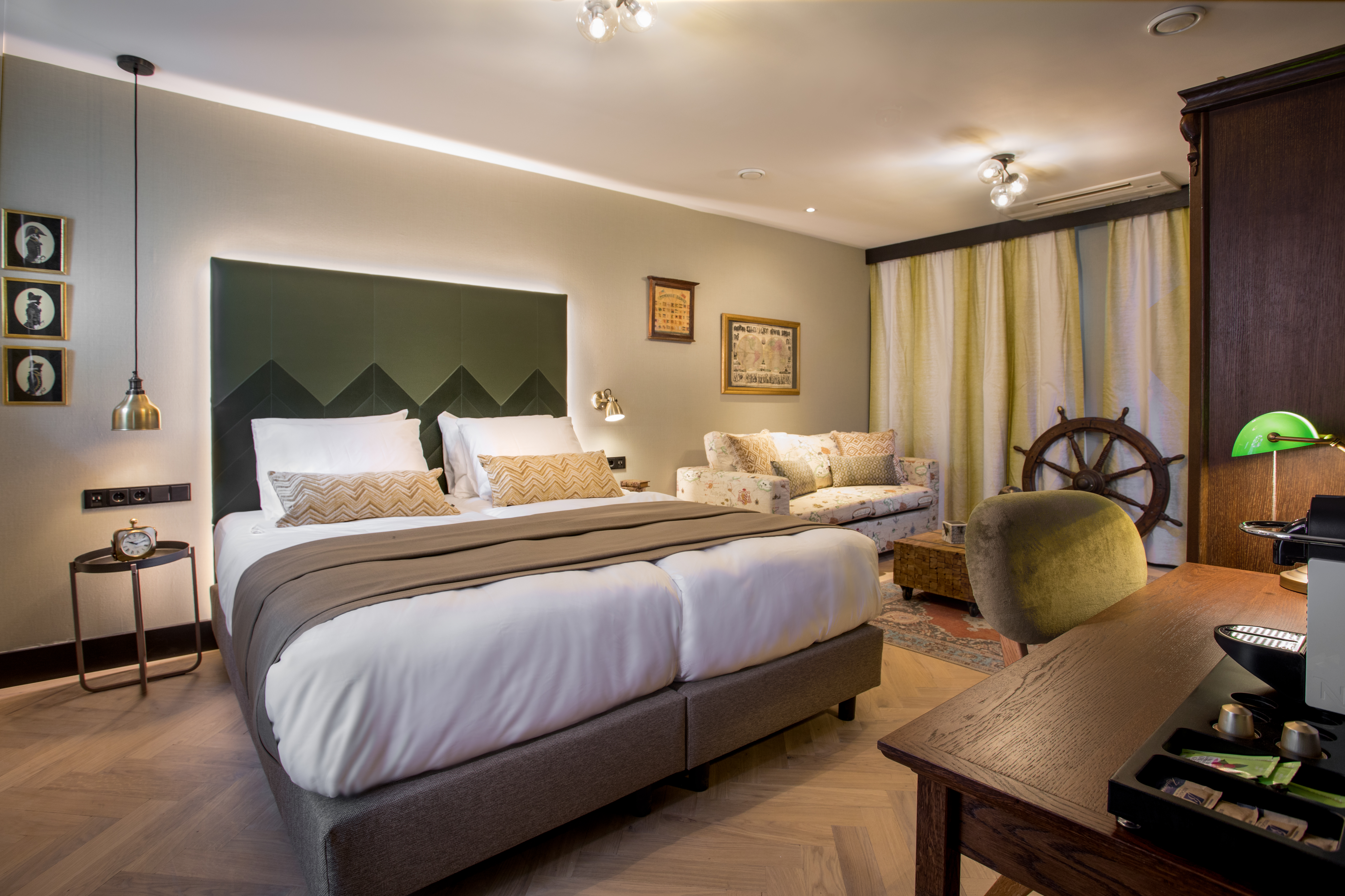 The Hendrick's Hotel: Deluxe Twin Room — Amsterdam stay