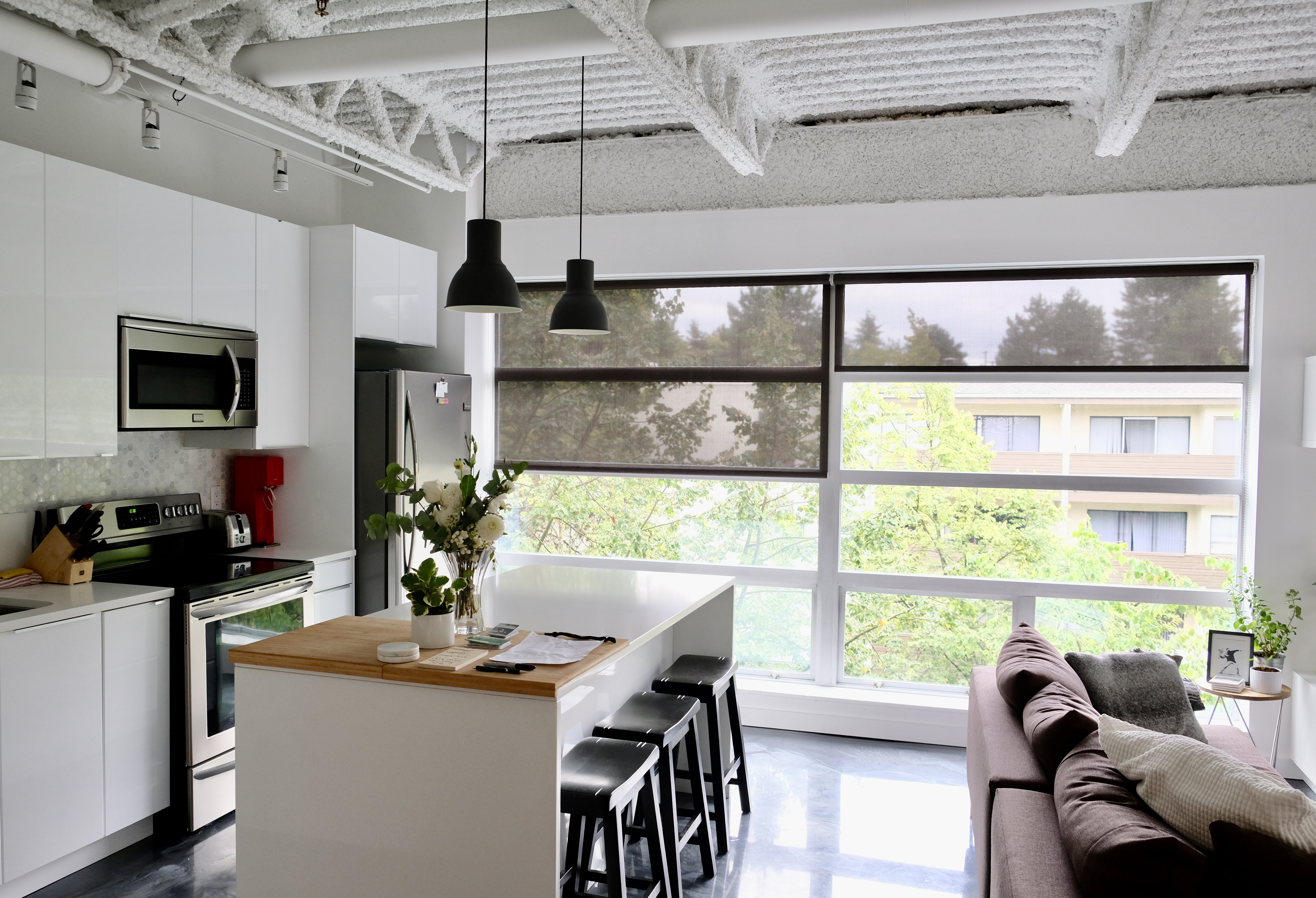 Modern + Unique Loft Living // Central location