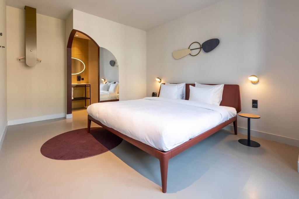 Eco-friendly Double King Room in Museum Quarter — Amsterdam stay