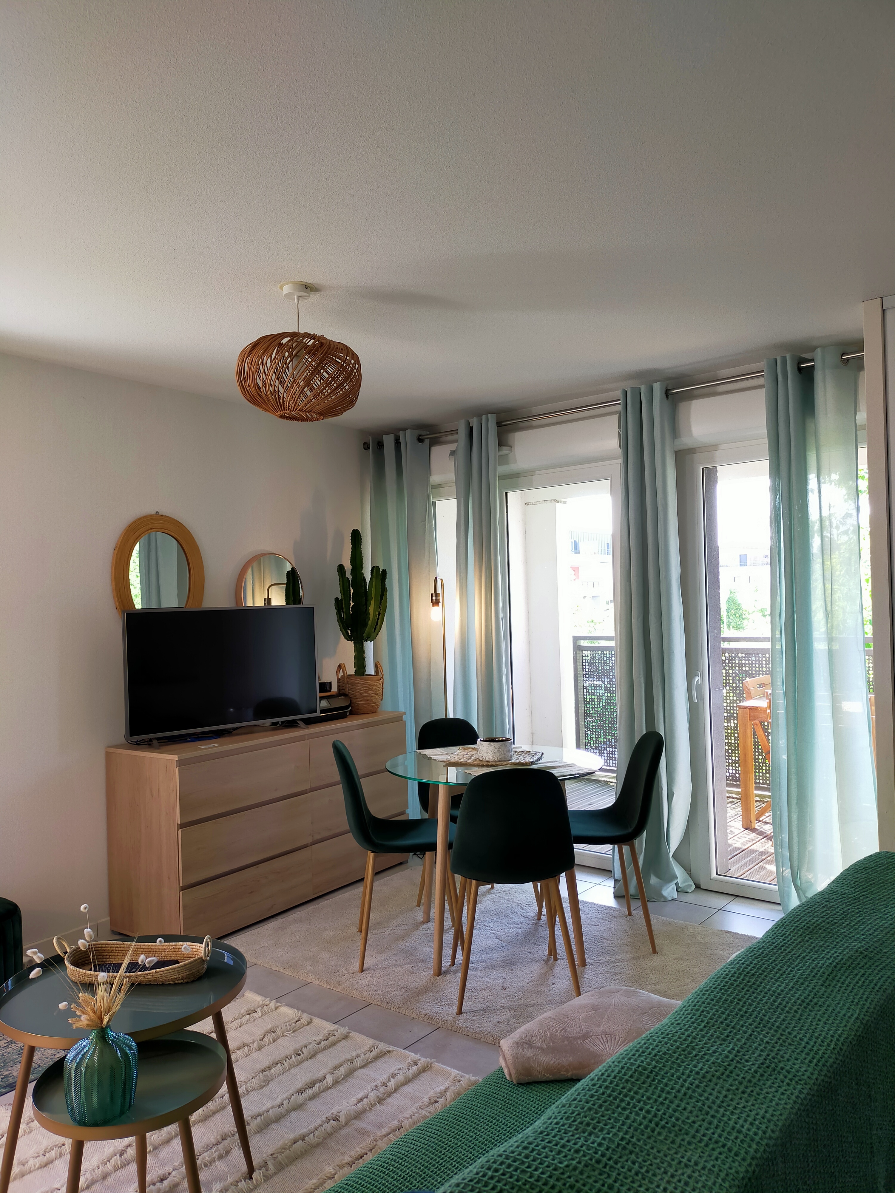 Warm apartment close to Bordeaux.