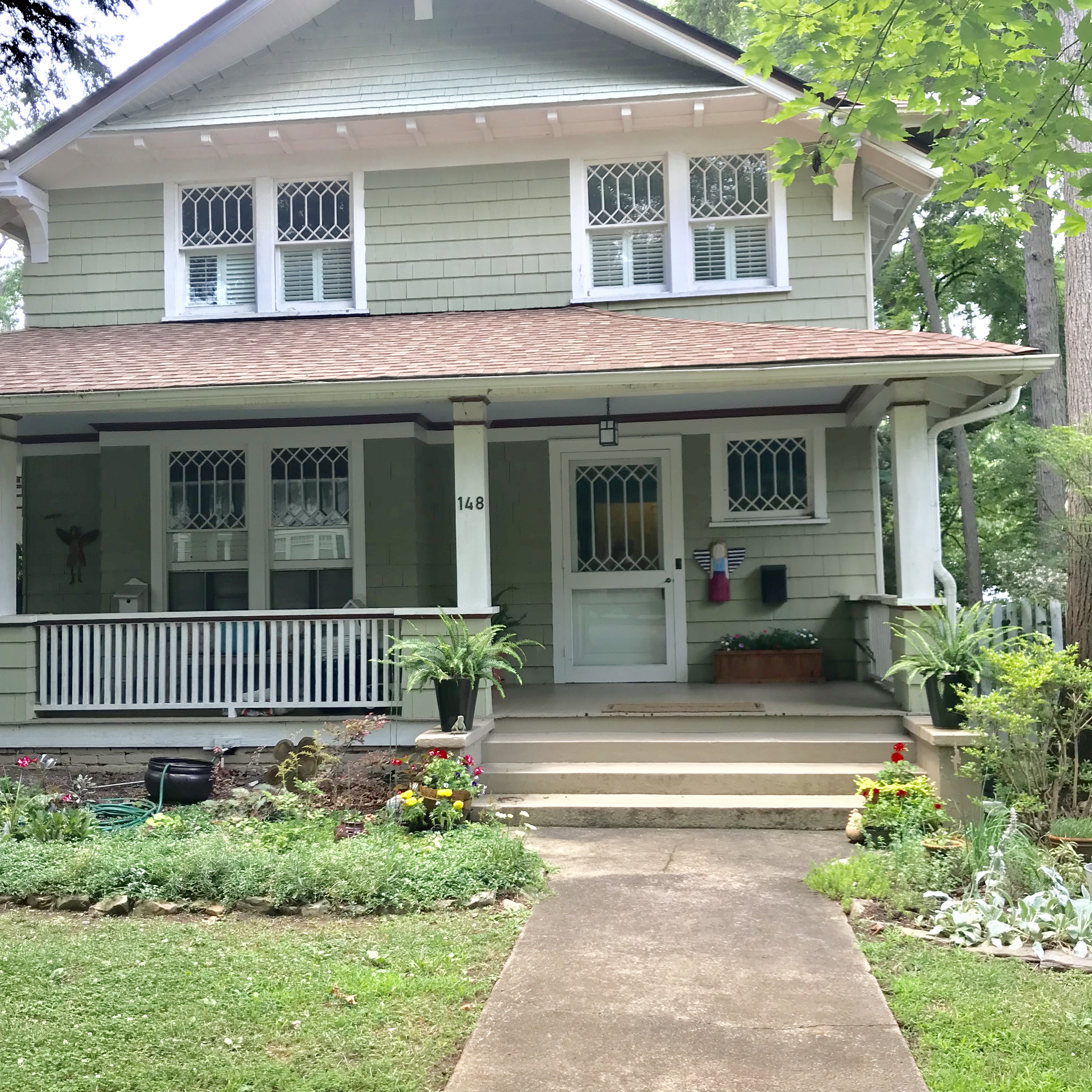 Historic Home Near Downtown Asheville Pvt Bed/Bath in 28804, Asheville