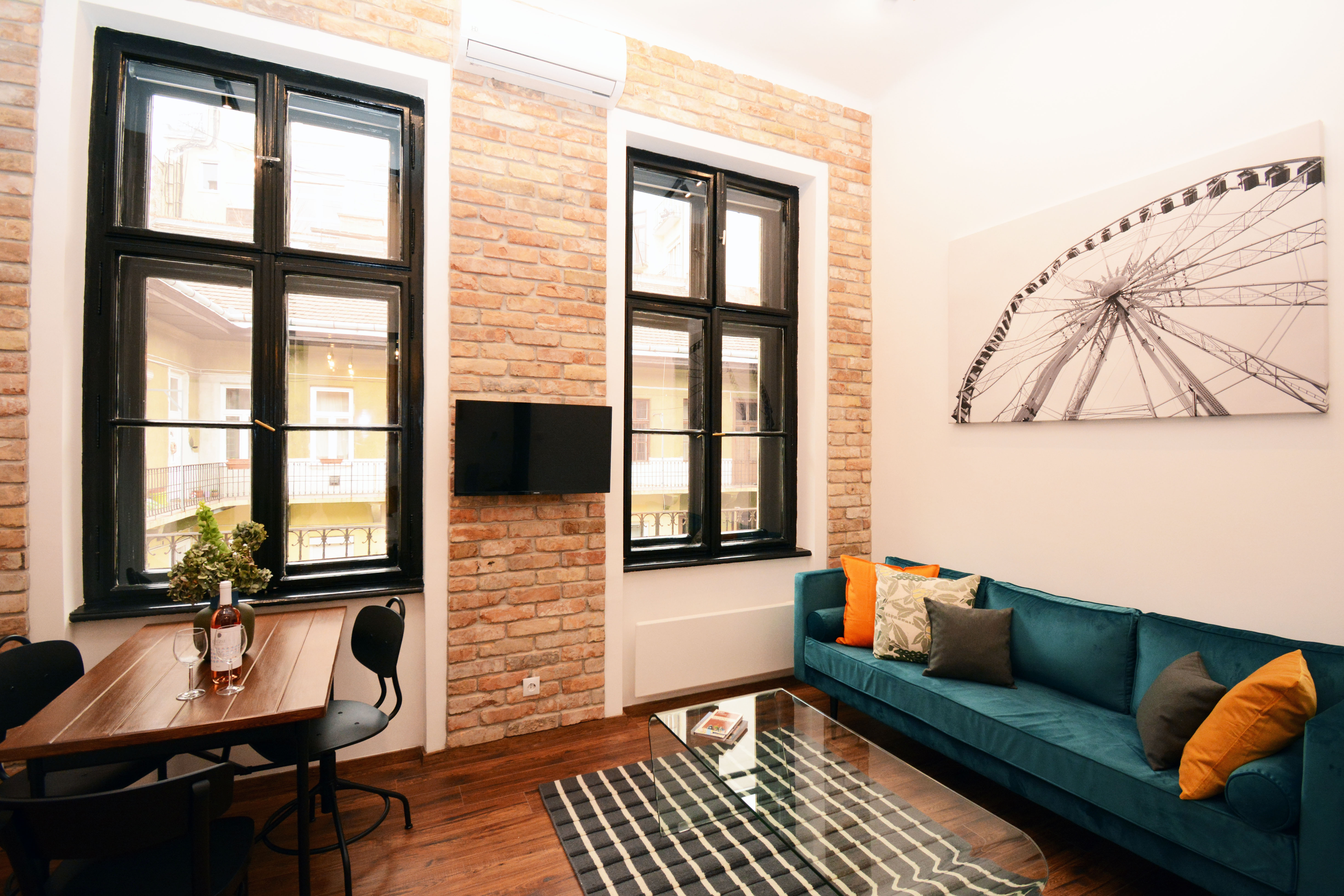 The Csanyi Studio- Design Apartment in the Center
