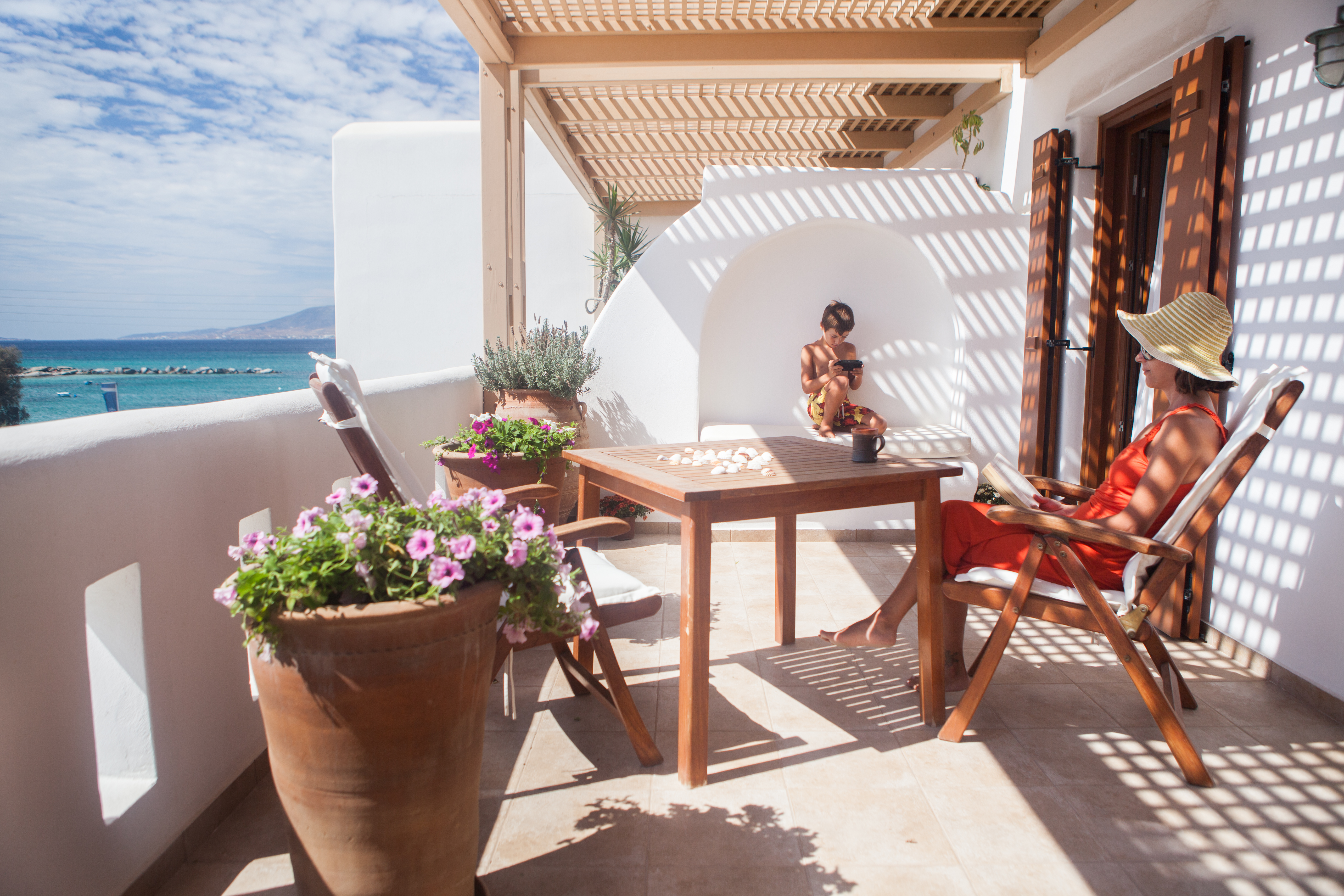 Comfy apartment by the beach, hot-tub facility
