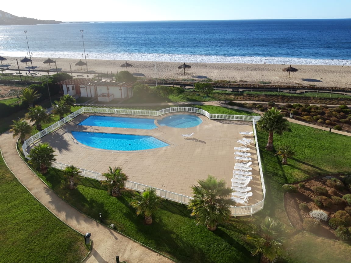 Spectacular Papudo apartment on the front line