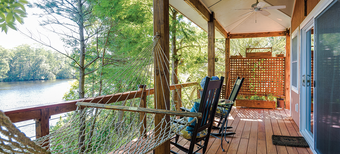 Bridge Tender's River Lodge Cottages for Rent in Castle Hayne, North