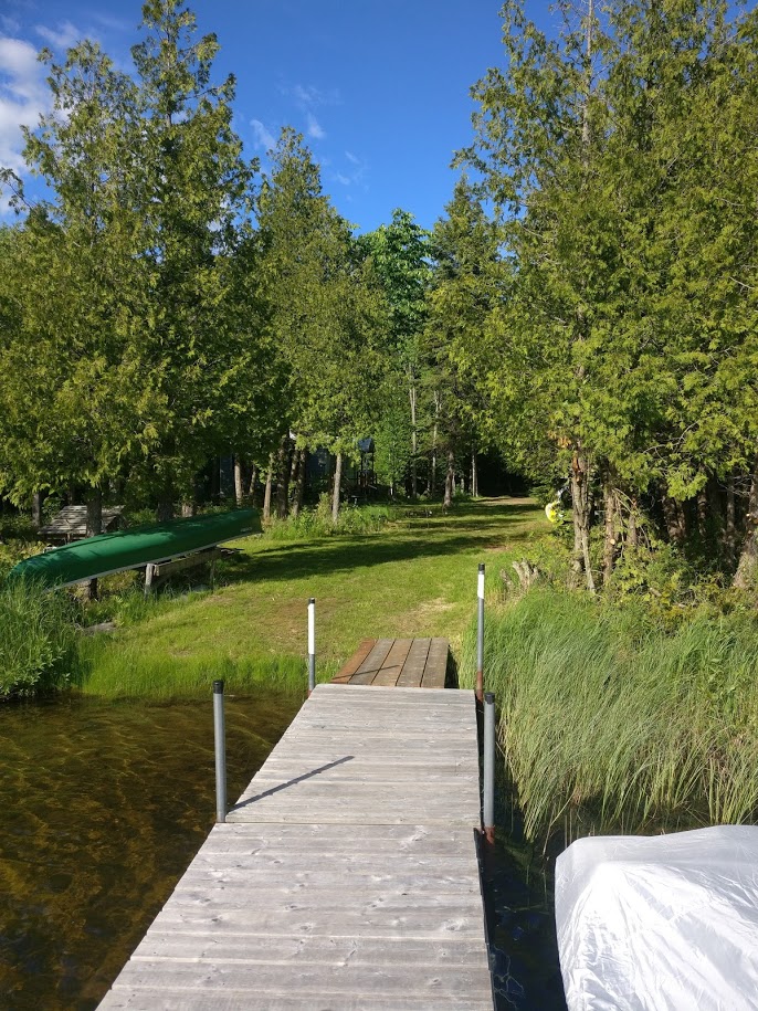 Waterfront cottage Peter Lake stunning sunsets Cottages for Rent in