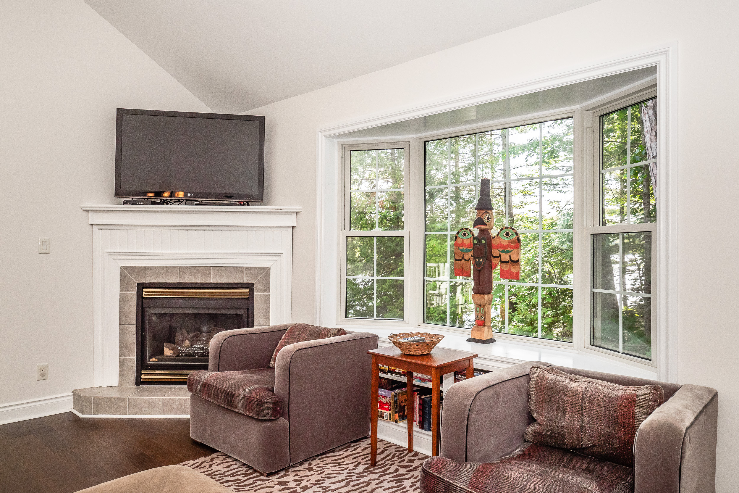 Beautiful 6 BEDROOM Muskoka Cottage Houses for Rent in Gravenhurst