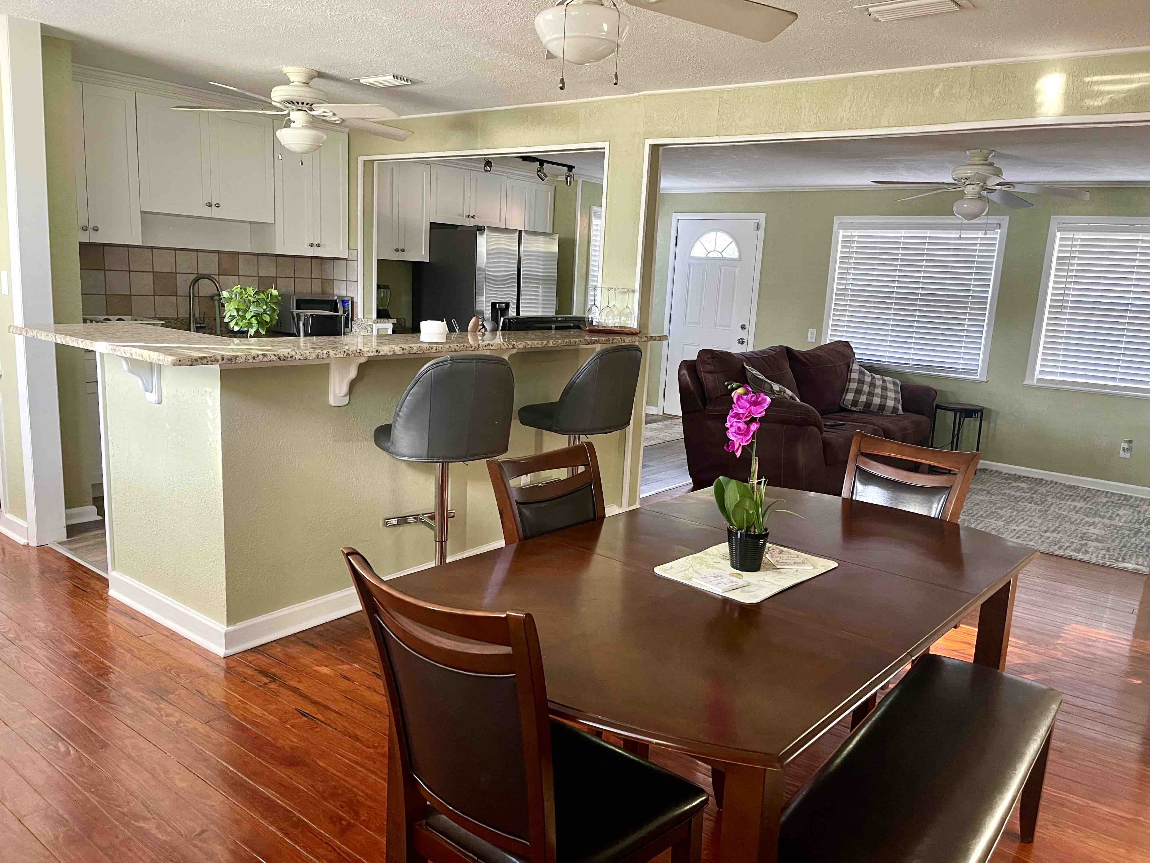 Newly updated, quaint home close to everything