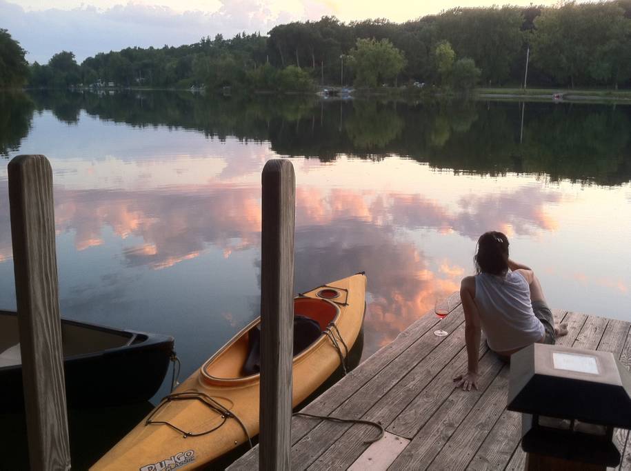 LAKE COTTAGE WITH HOT TUB PAINTED TURTLE Cottages for Rent in Red