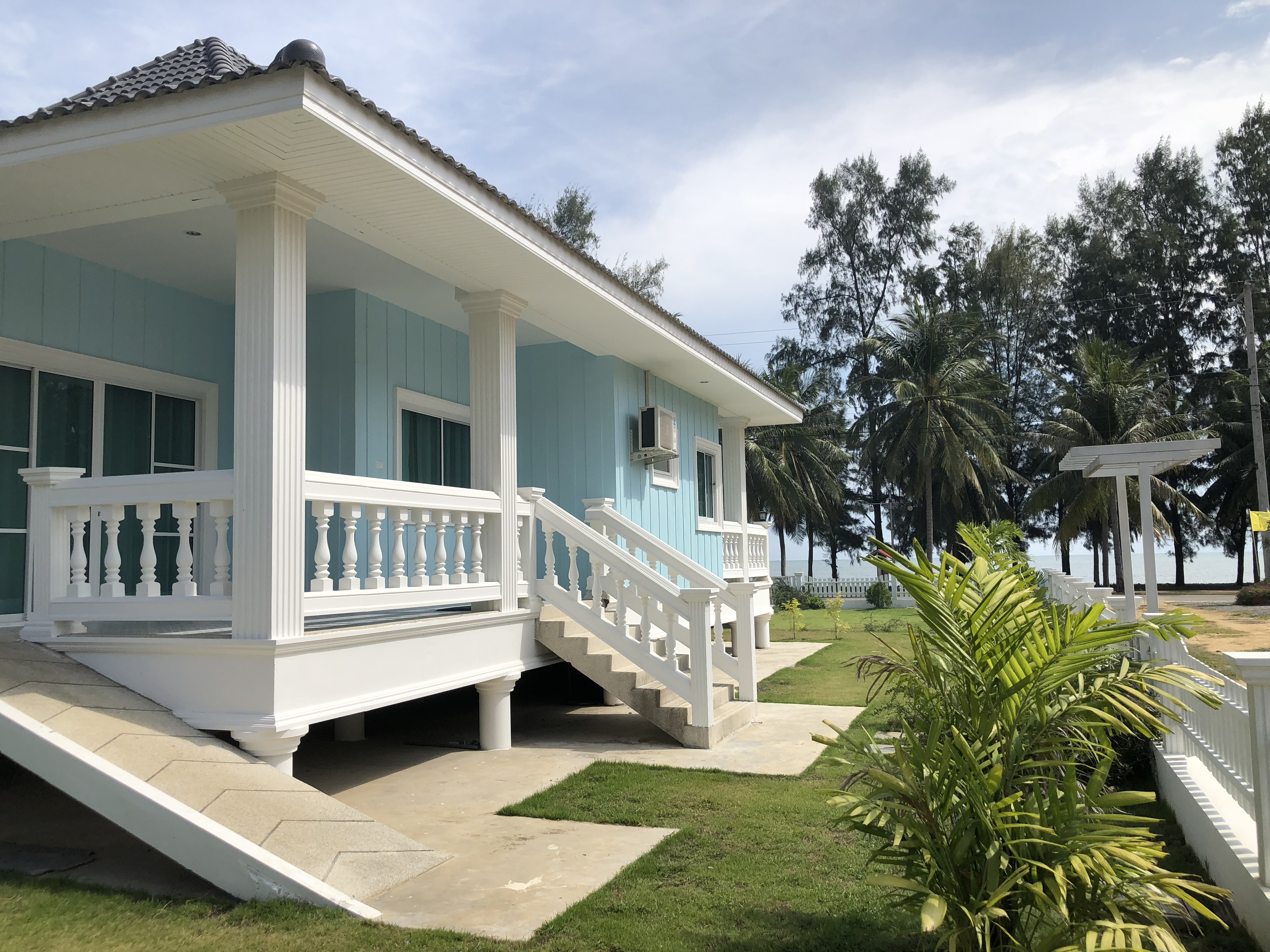 บ านพ กต ดทะเล ร มหาดสามร อยยอด ปราณบ ร ใกล ห วห น บ าน ให เช า ใน samroiyod prachuap khiri khan ไทย