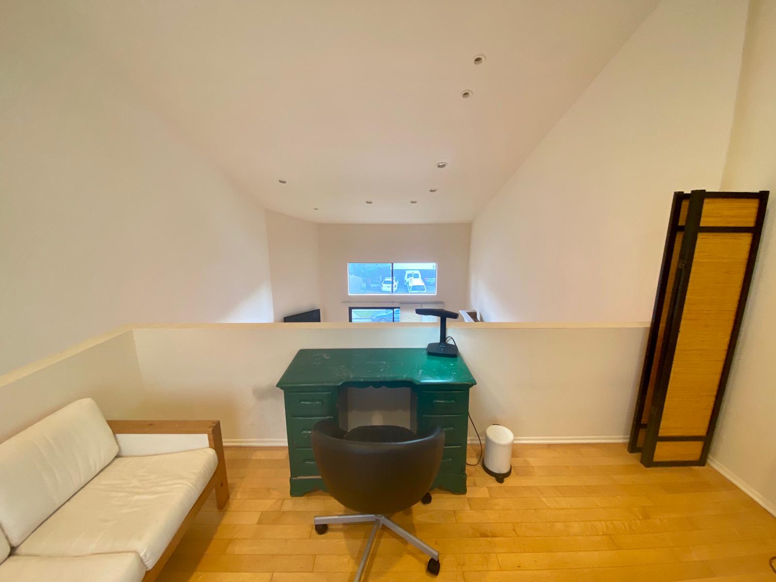 BRIGHT AND SPACIOUS LOFT - West LA