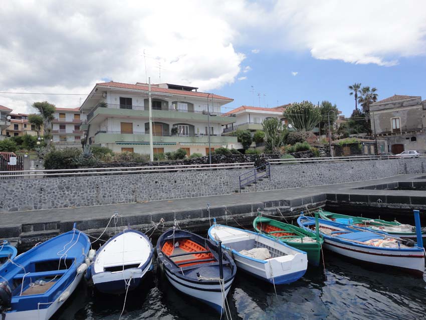 Acirealevacanze - Apartment in front of the sea