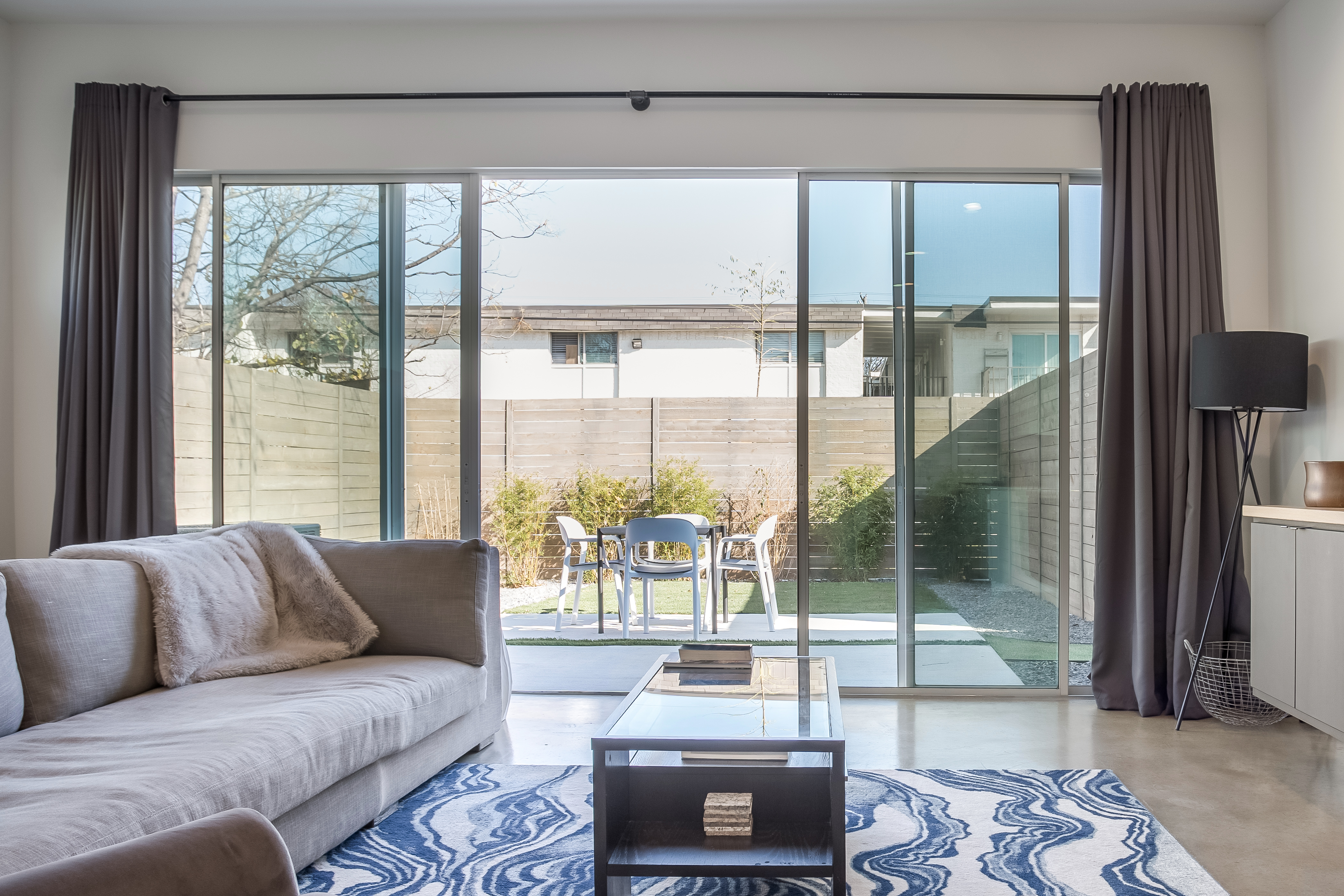 Explore Dallas from Light-Filled Townhouse ATT Fiber Internet in District 2, Dallas