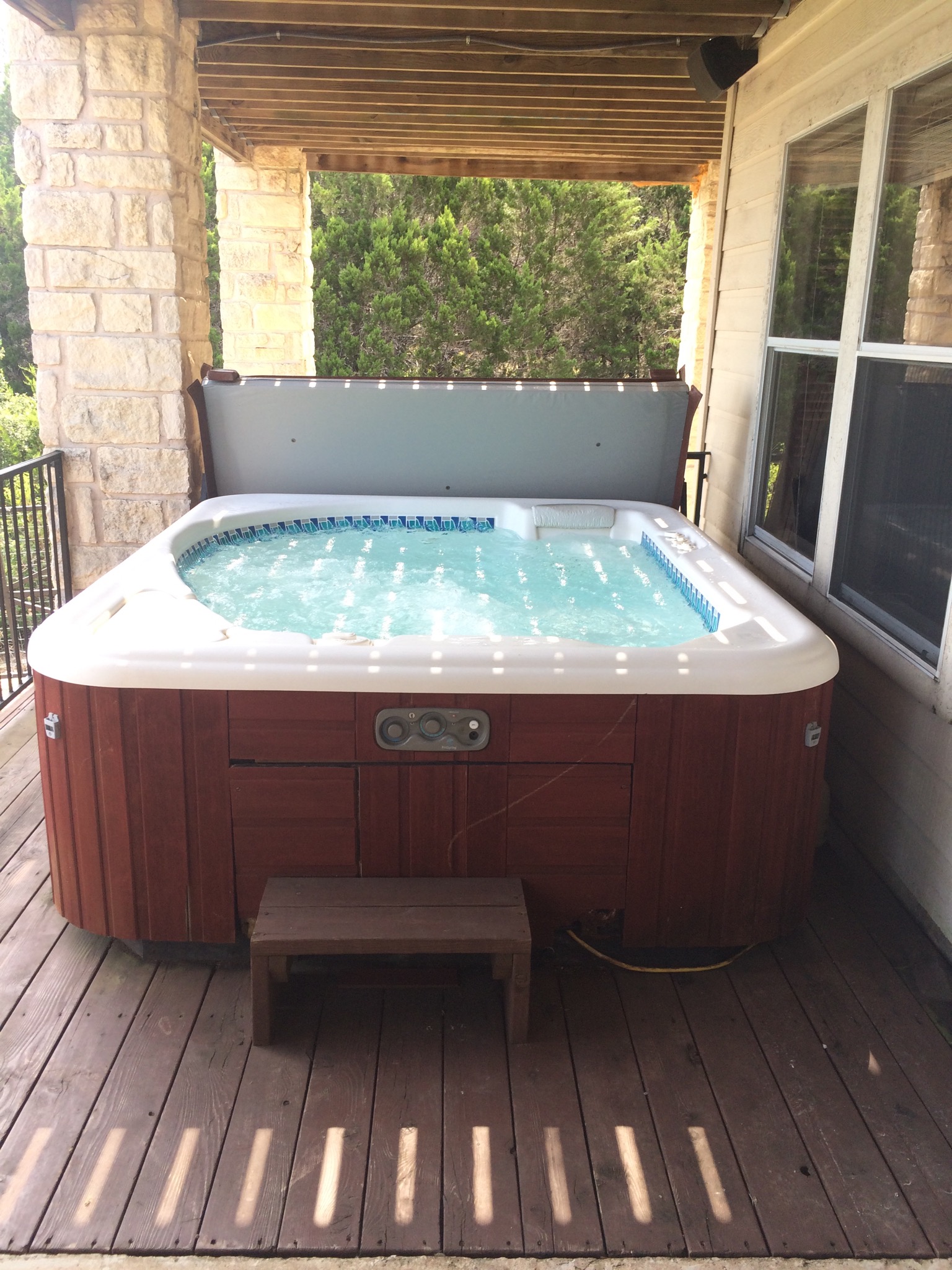 aqua living hot tubs review on Lake Travis Waterfront Hill Country Jacuzzi Dock Guesthouses For Rent In Lago Vista Texas United States