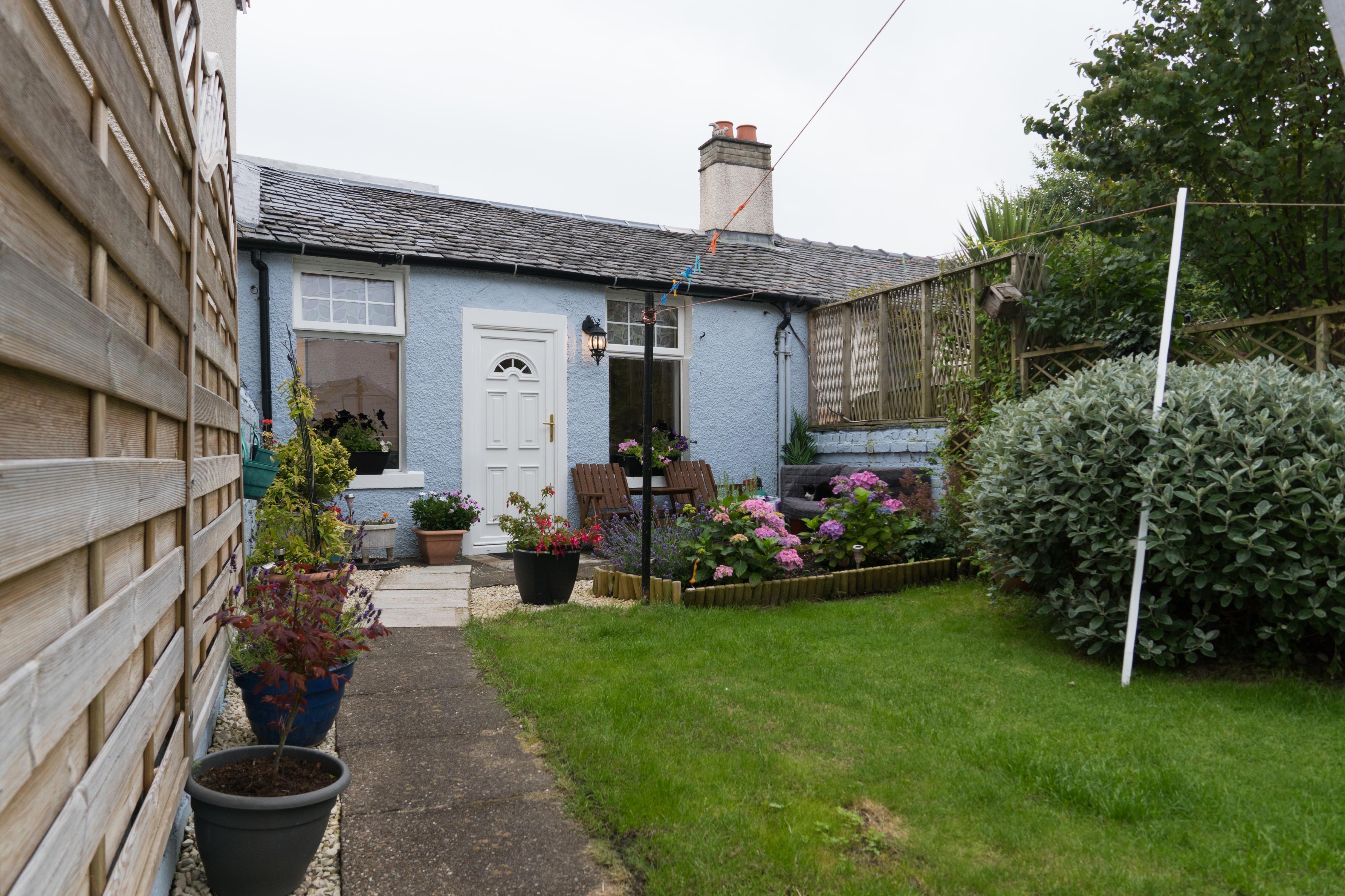 Small cottage in town centre Guest houses for Rent in Largs, United