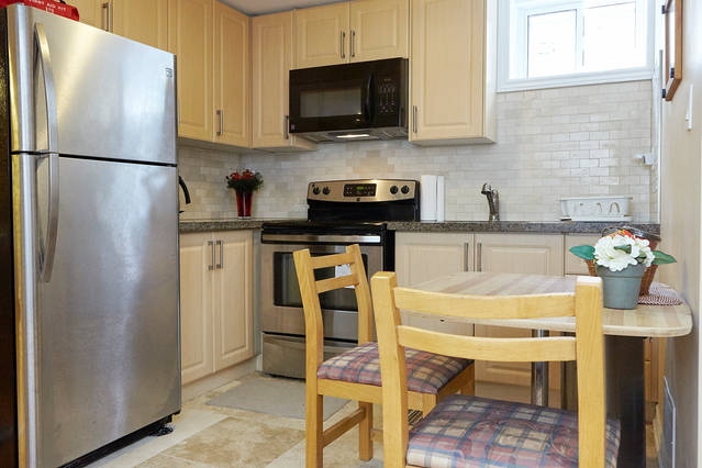 ❤️ Finch Executive Basement Tiny Room with Window ❤️ in Bayview Woods-Steeles, Toronto