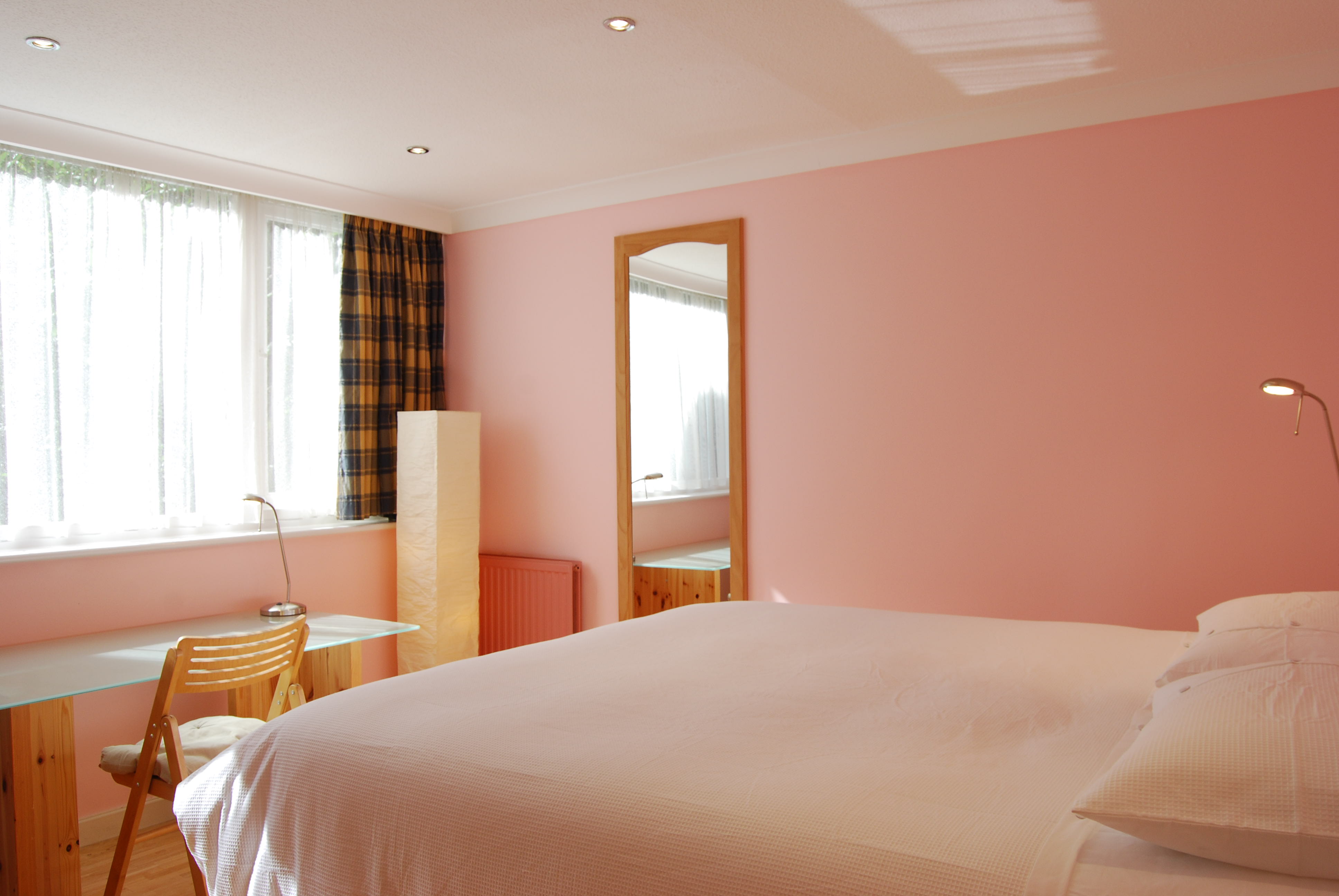 Large Master Bedroom in Westminster