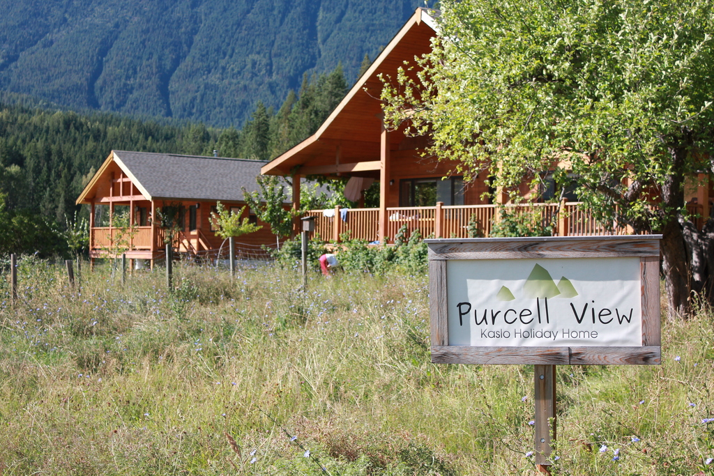 Purcell View Holiday Home, Kaslo BC Cabins for Rent in Kaslo, British