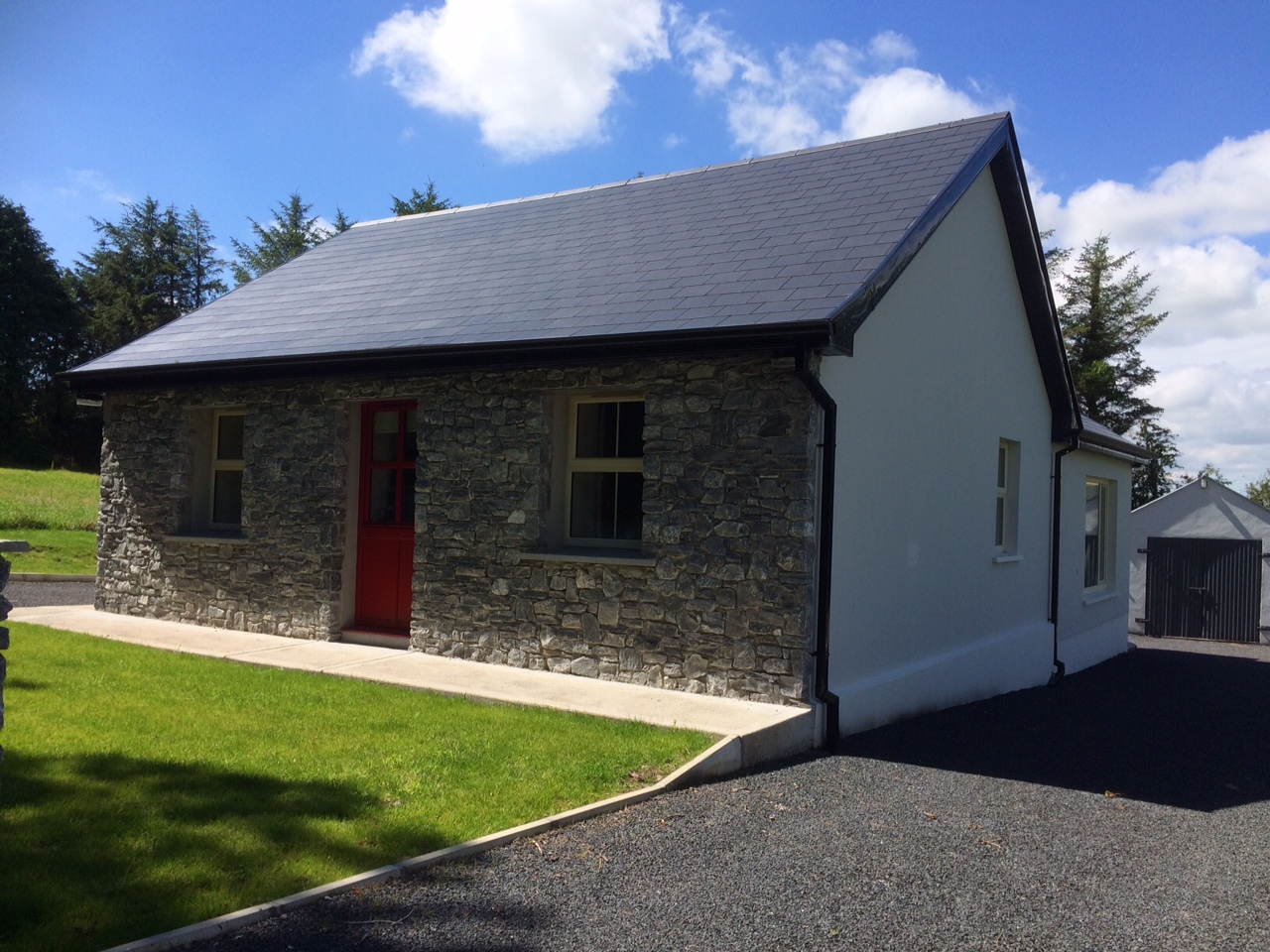 100 year old rural irish cottage Cottages for Rent in Banteer, Co