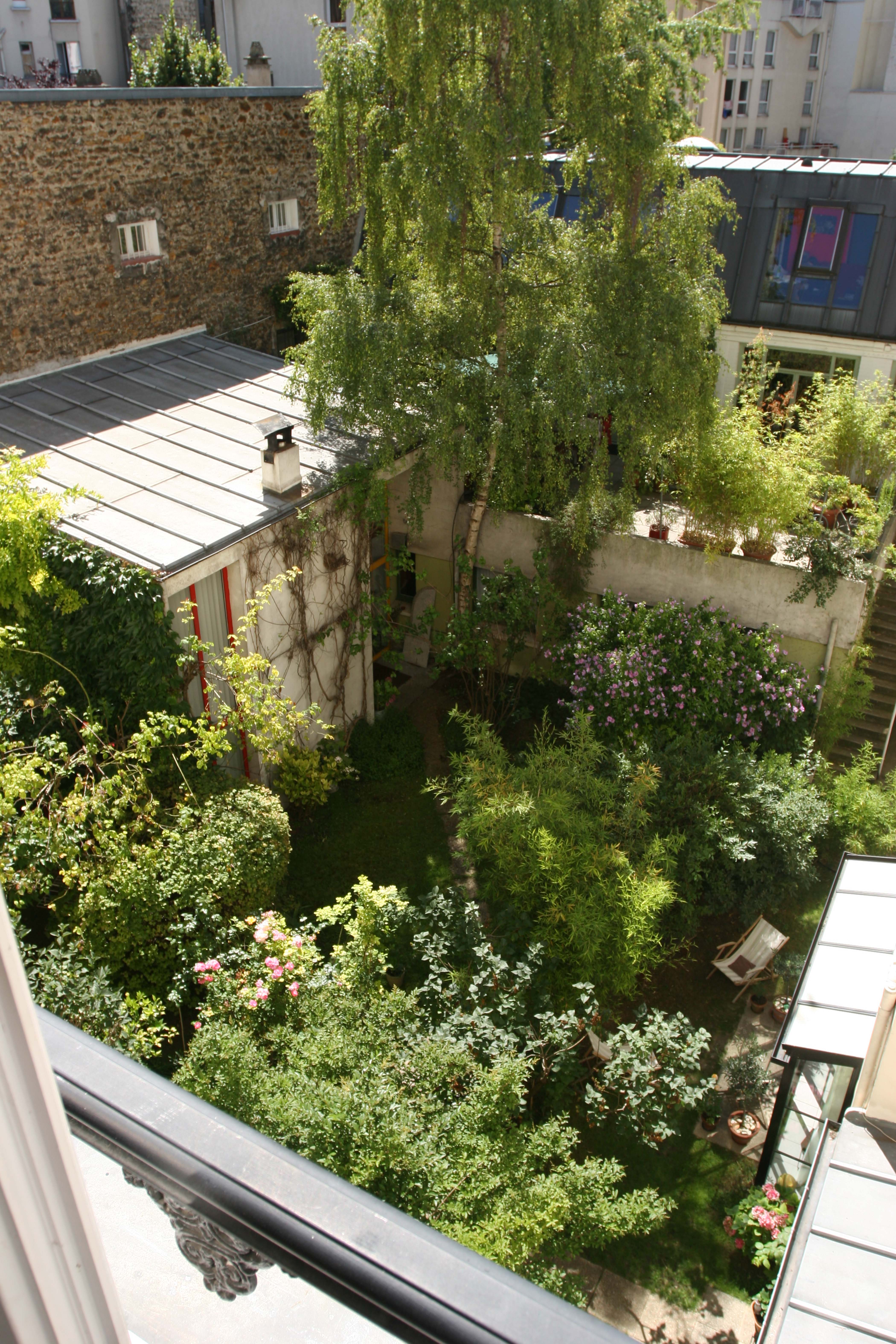 Hidden gem in the center of Paris in Entrepôt, Paris
