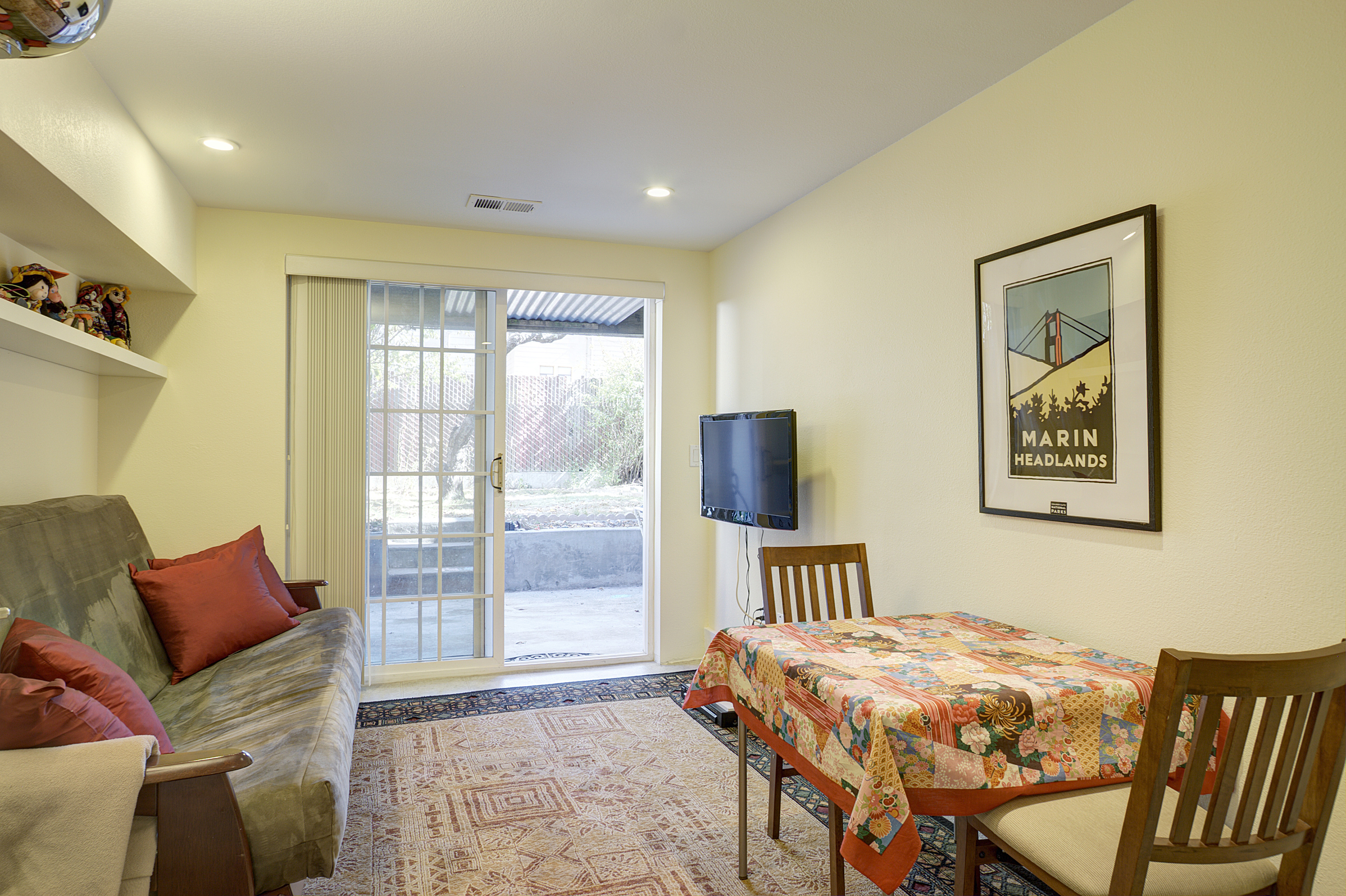 Private Apartment w/garden access in the Richmond