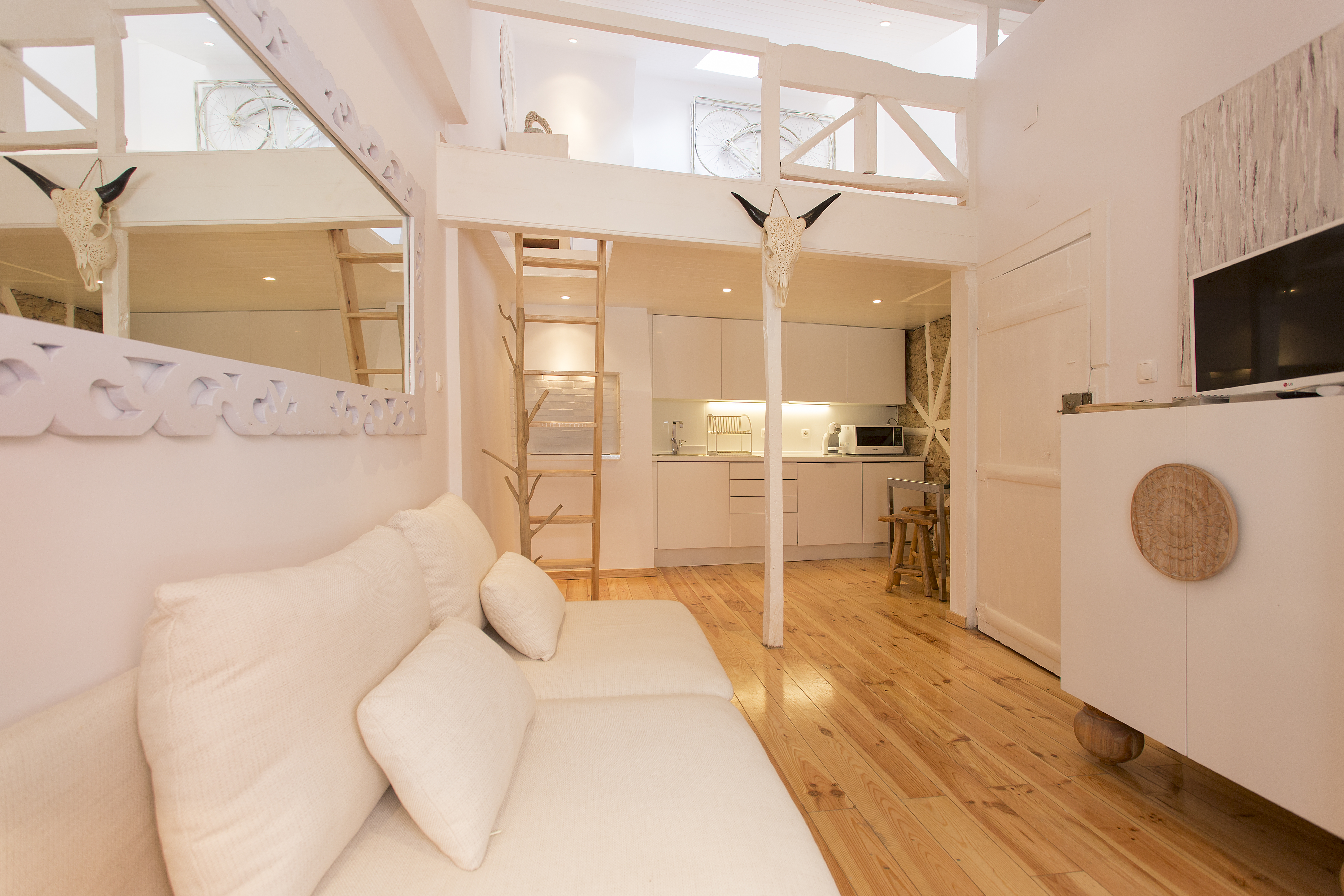 MEZZ APARTMENT - BY MAYORAL