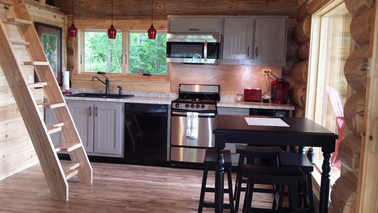 BIG TIMBER RIVER CABINS, "The Hawk's Nest" Cabins for Rent in