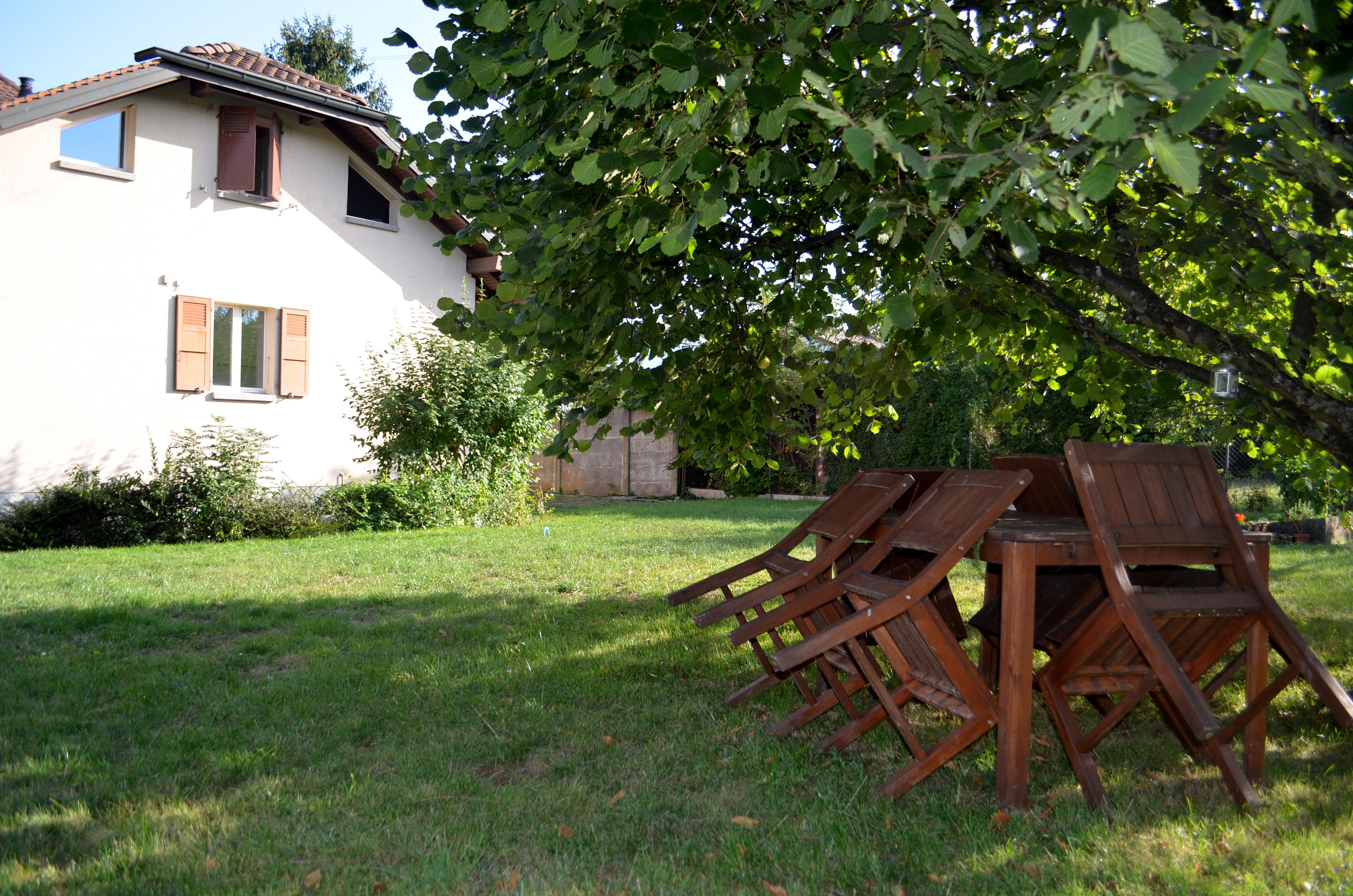 Private room in a beautiful house with garden! in Chêne-Bourg, Geneva