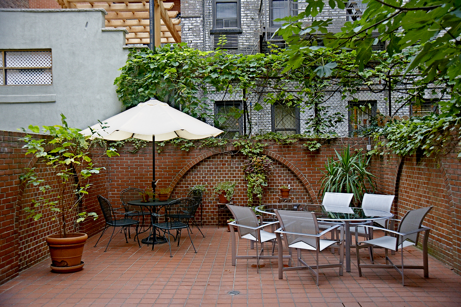Spacious, Furnished Unit with Private Backyard in Midtown, New York City