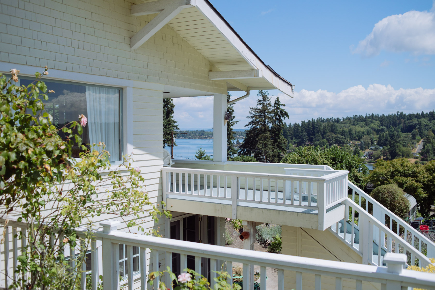 Vashon Island Lavender Hill Farm house w/ view Houses for Rent in