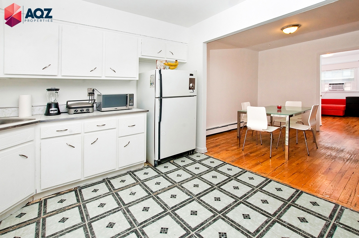 Master Bedroom Private Bath Avaliable, Astoria in Astoria, New York City