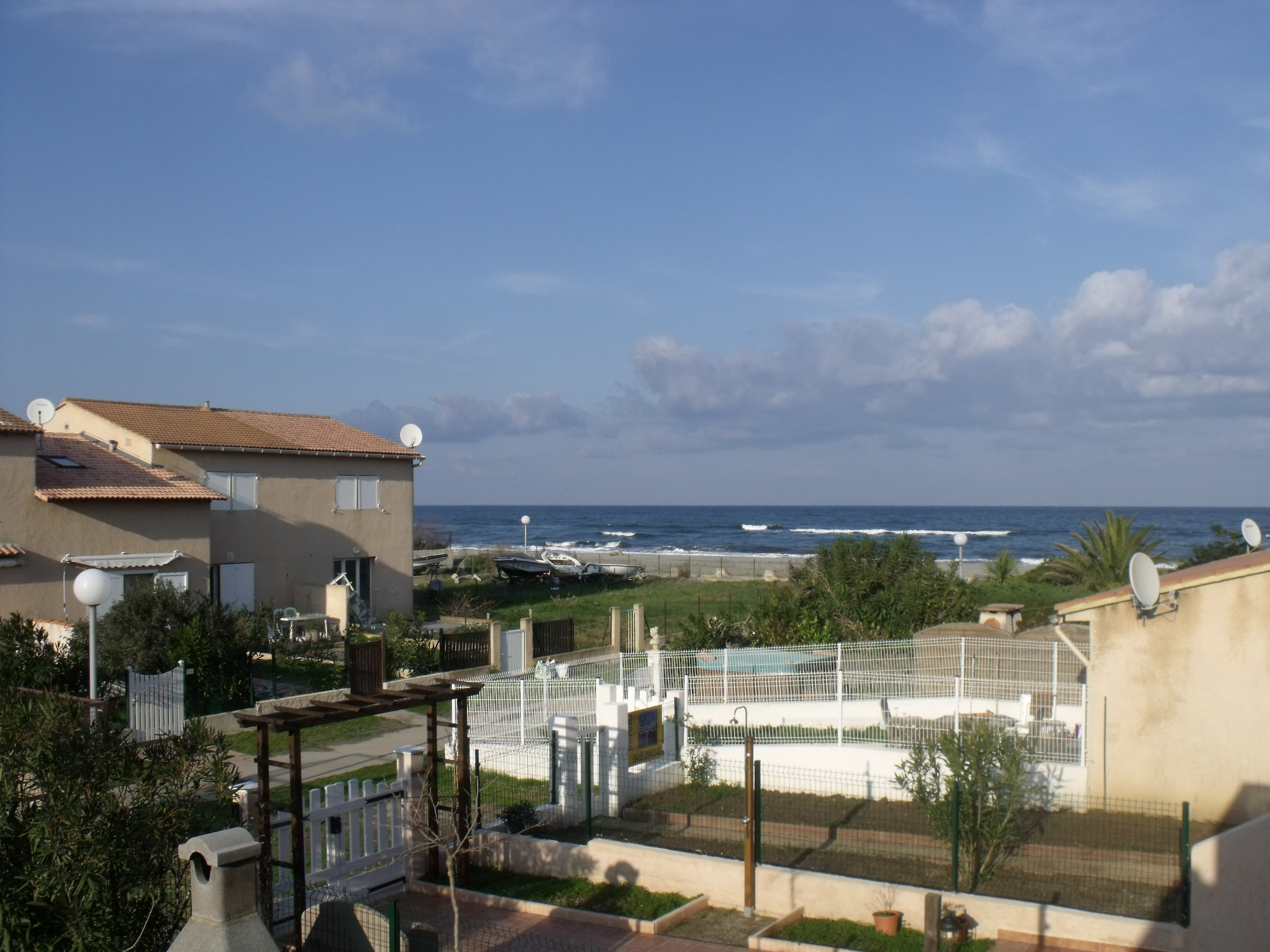 T2 - 50M FROM THE BEACH - SEA VIEW