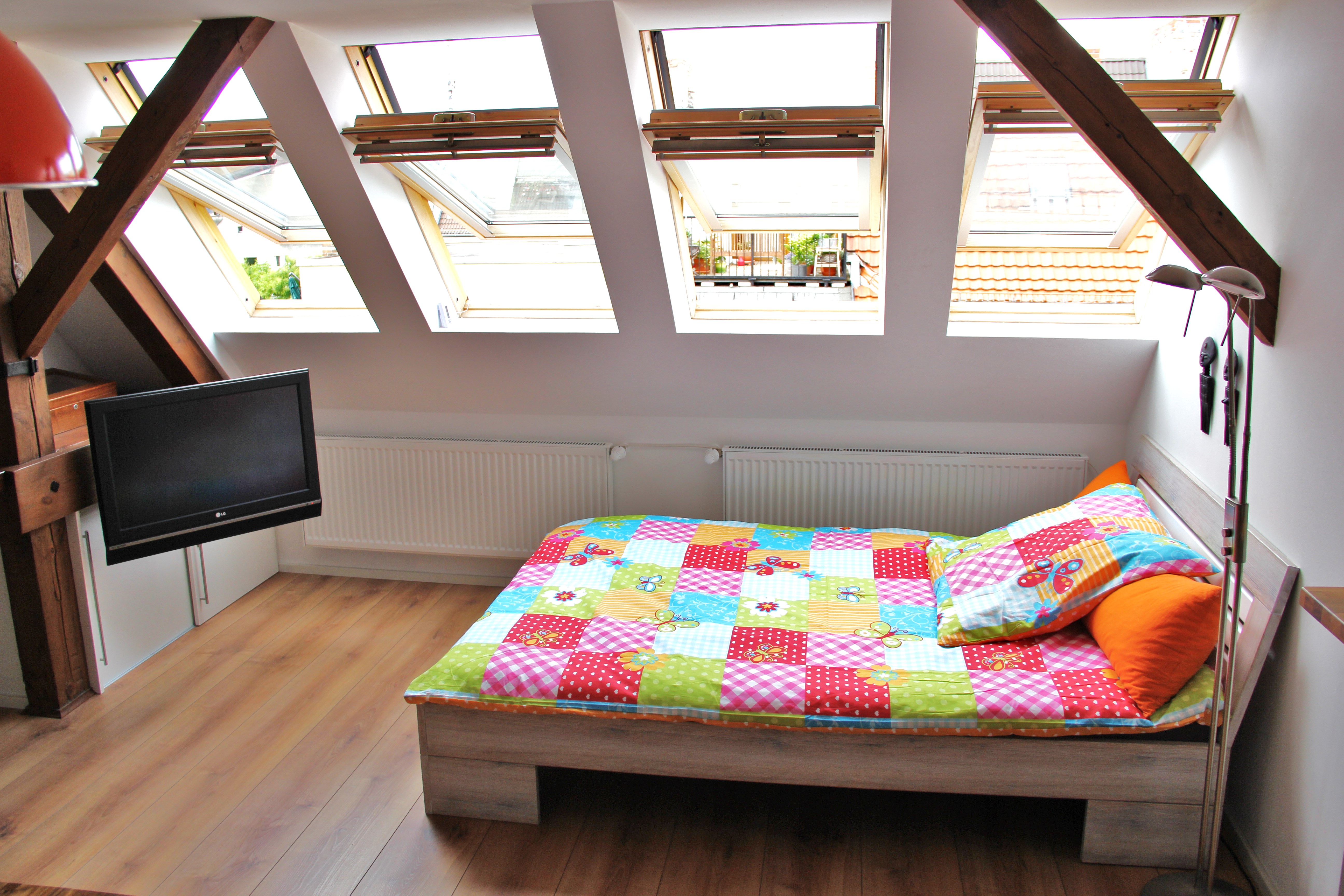 Well located cosy, bright and quiet Penthouse Loft